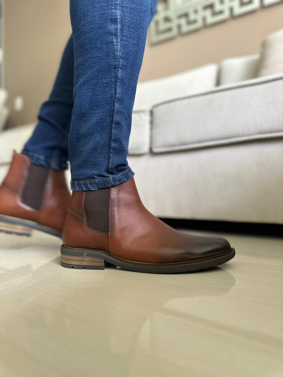 BOTA LOCK - EN CUERO - PARA HOMBRE