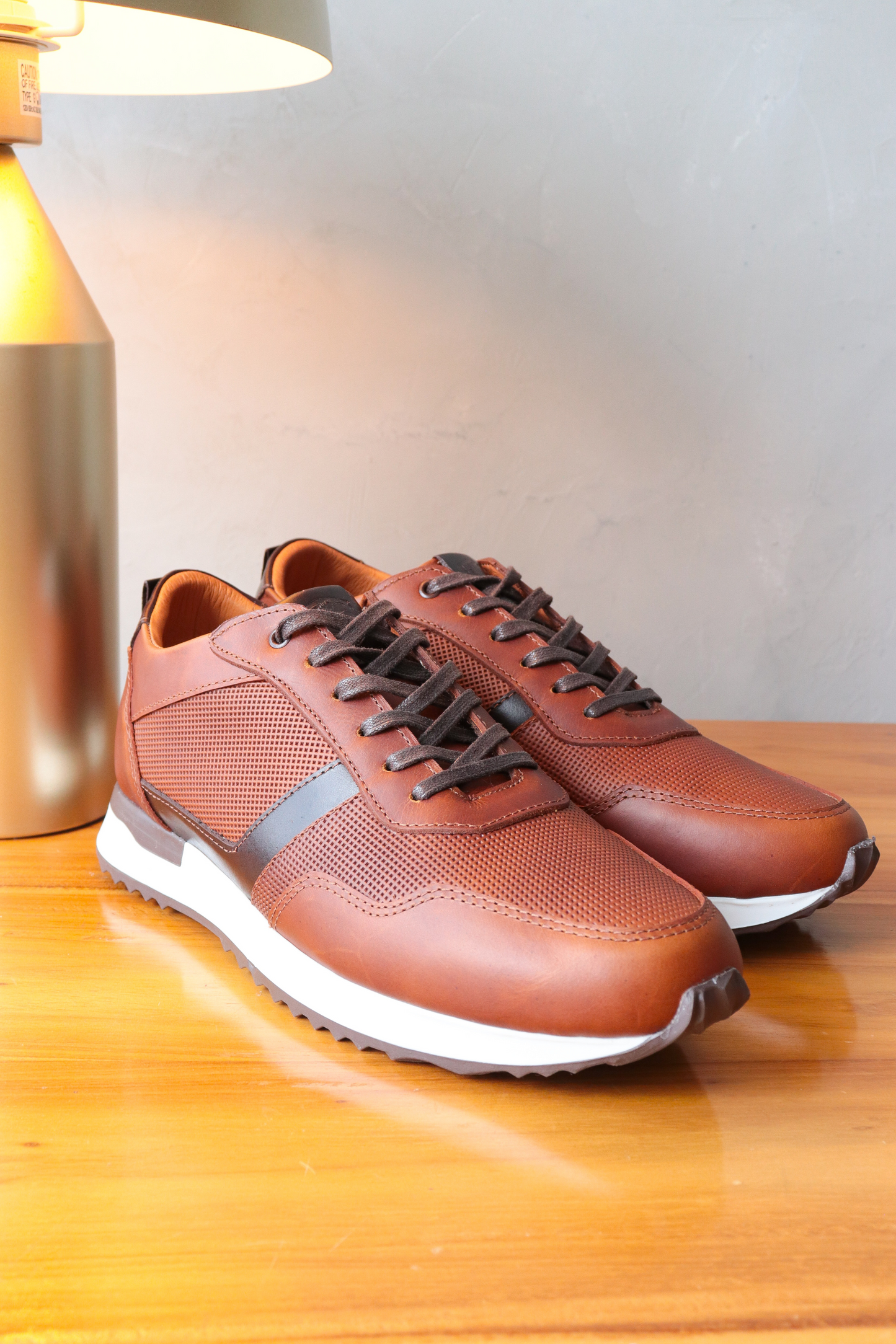 SNEAKER QUIRK - EN CUERO - PARA HOMBRE - REF: B44