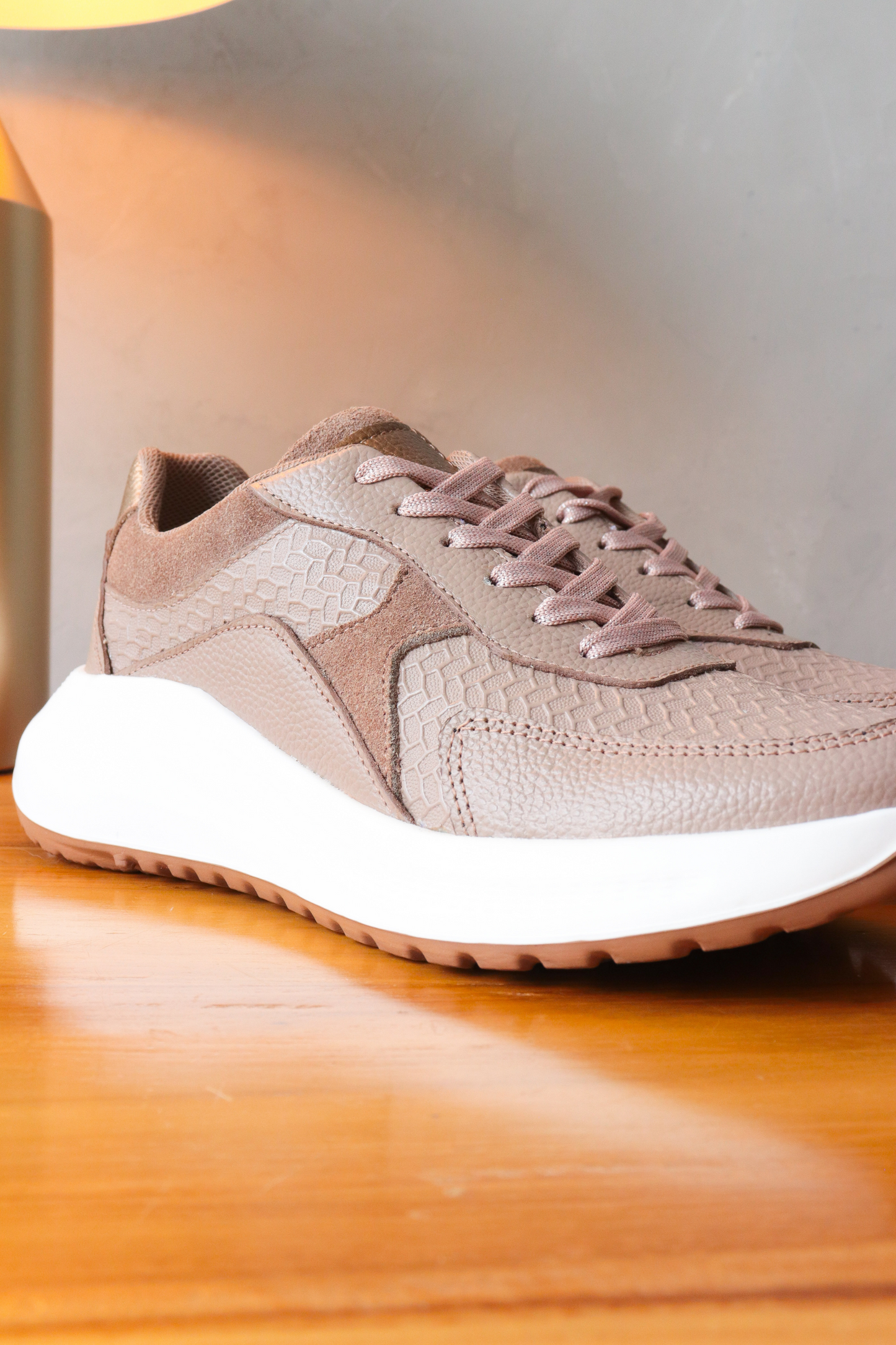 SNEAKER BUMBOL - EN CUERO - PARA DAMA