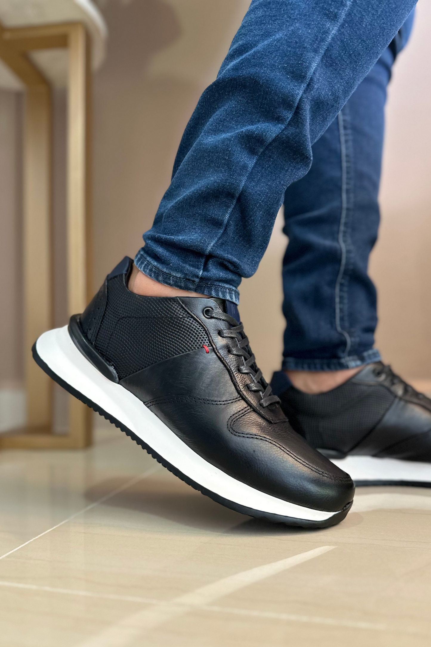 SNEAKER GUMA - EN CUERO - PARA HOMBRE