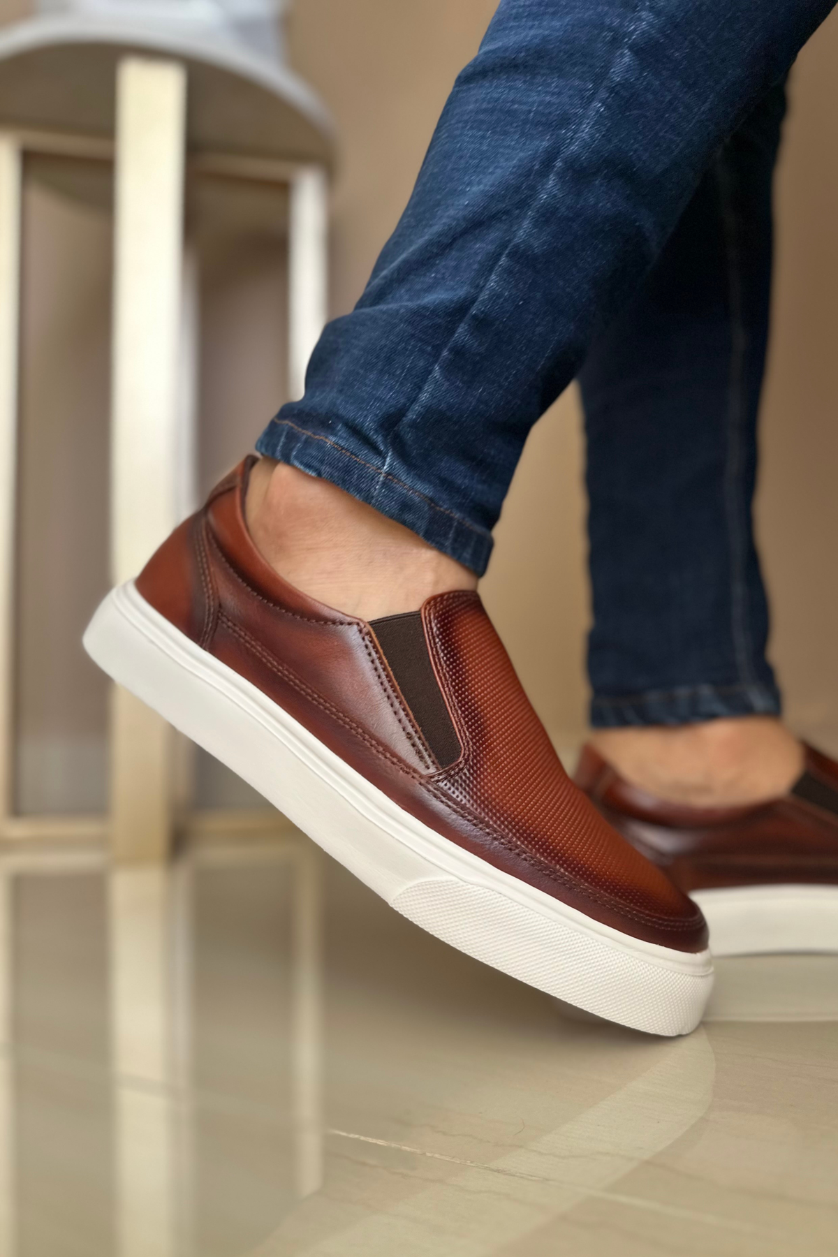 SNEAKER YIRE - EN CUERO - PARA HOMBRE - REF: 615