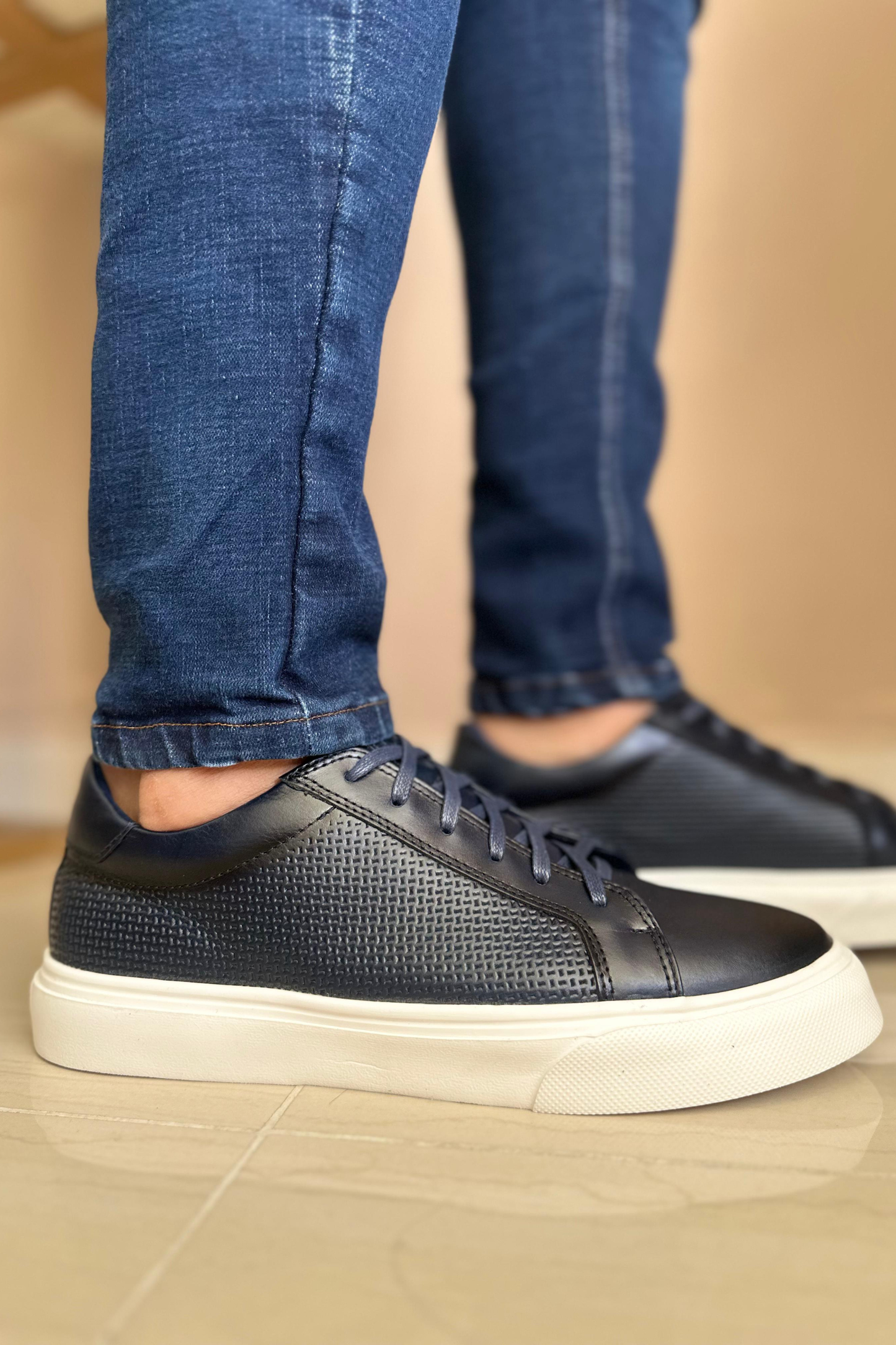 SNEAKER DOGGY - EN CUERO - PARA HOMBRE - REF: 602