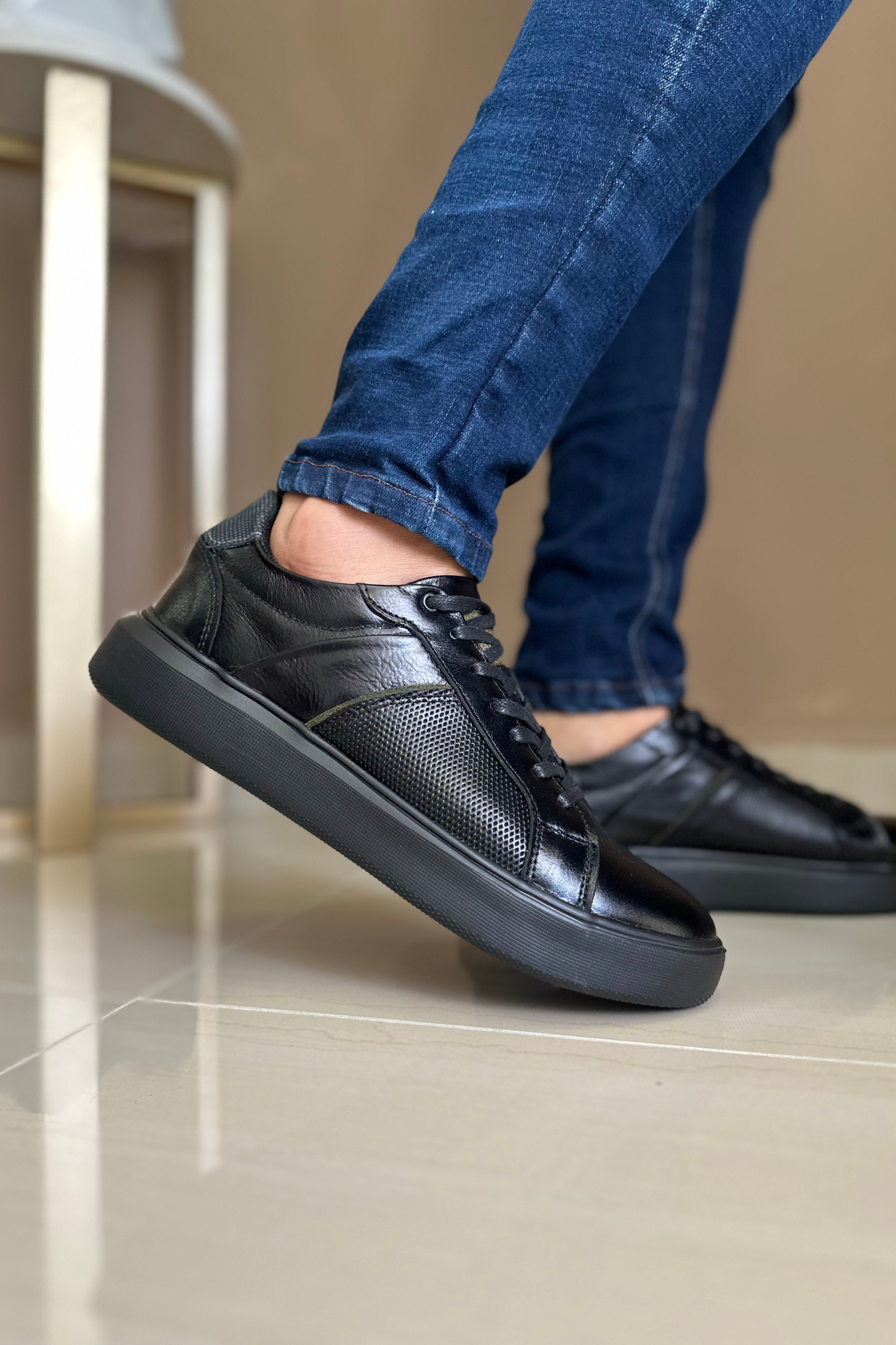 SNEAKER TOREC - EN CUERO - PARA HOMBRE - REF: SPN 3220