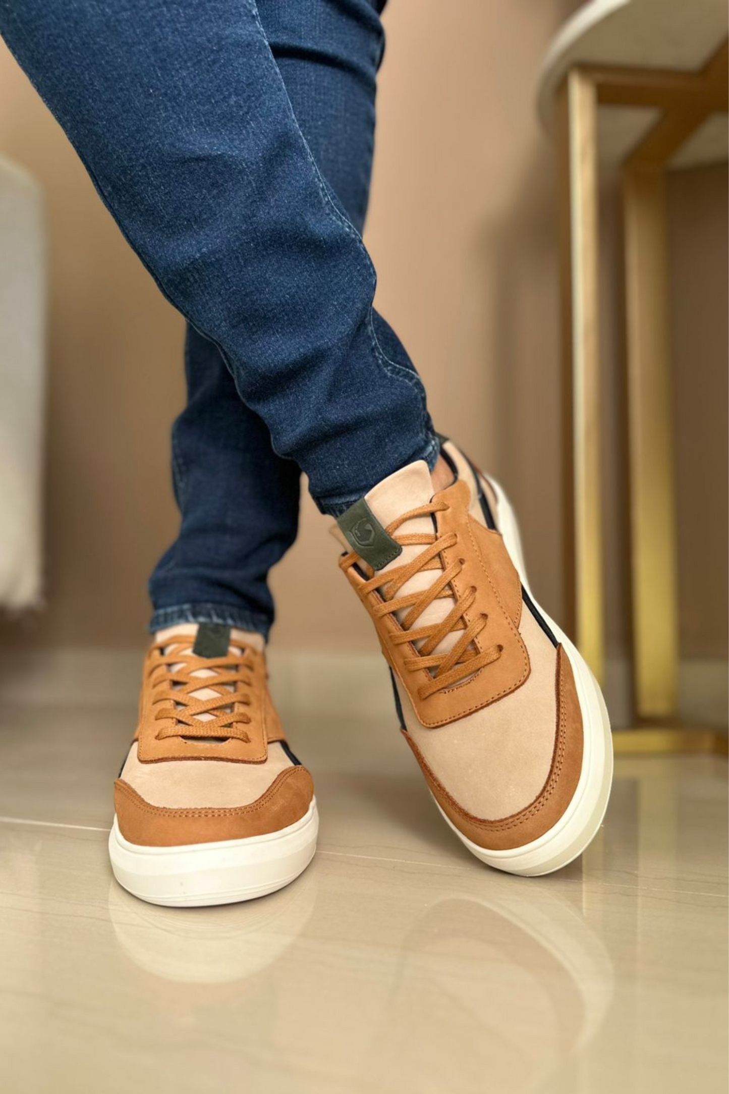 SNEAKER BUDGET - EN CUERO - PARA HOMBRE - REF: CLK 2113