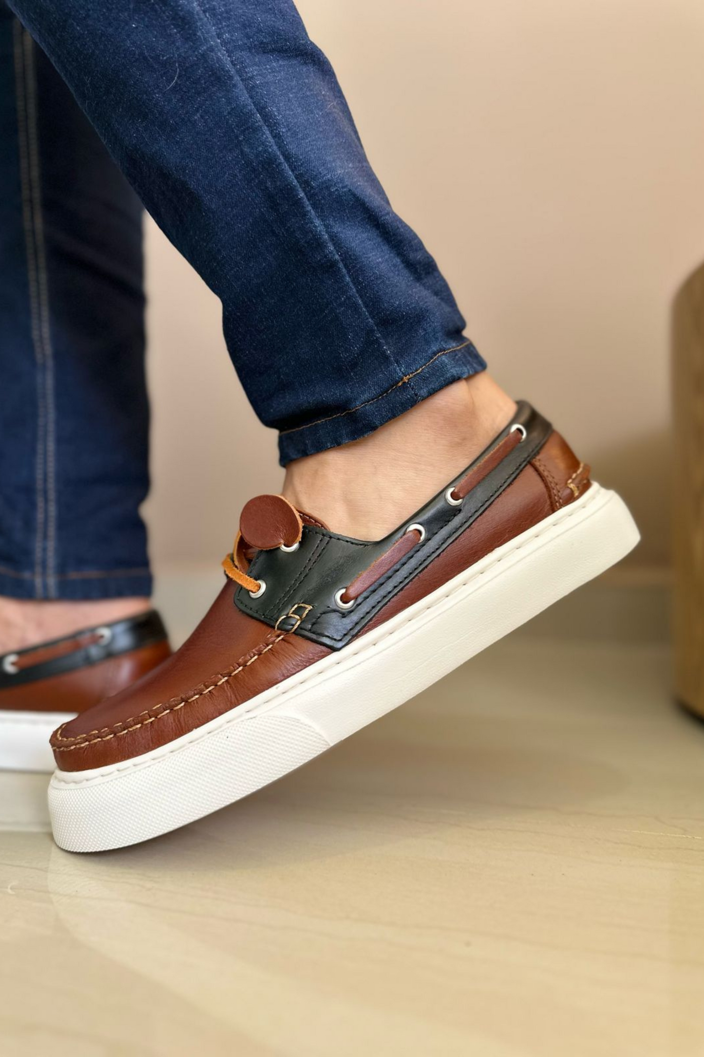 APACHE MUVI - EN CUERO - PARA HOMBRE