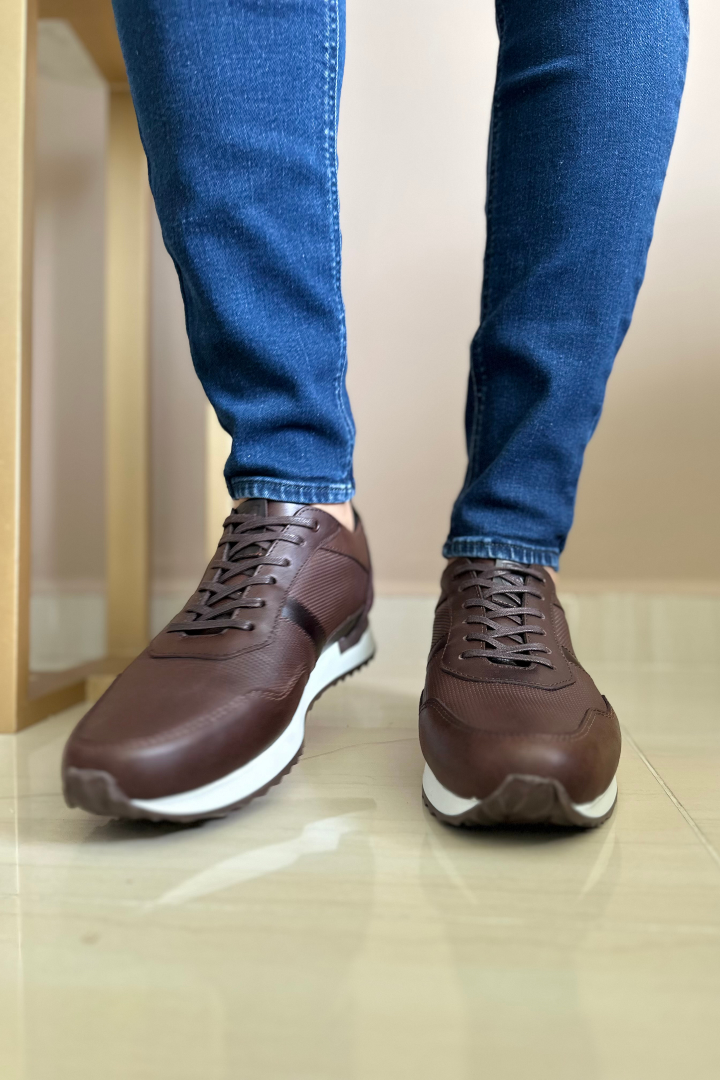 SNEAKER YUNN - EN CUERO - PARA HOMBRE - REF: B44