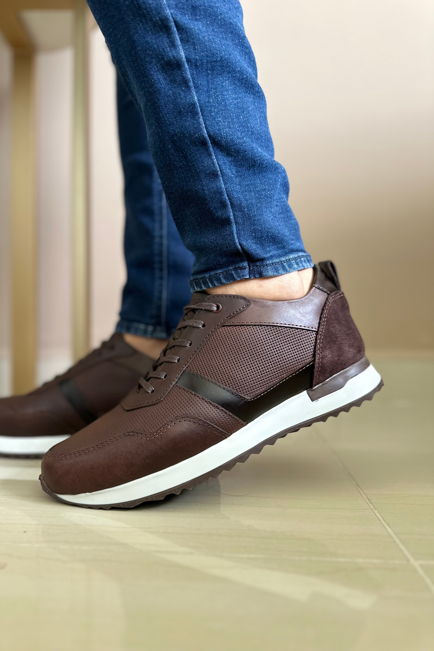 SNEAKER YUNN - EN CUERO - PARA HOMBRE - REF: B44