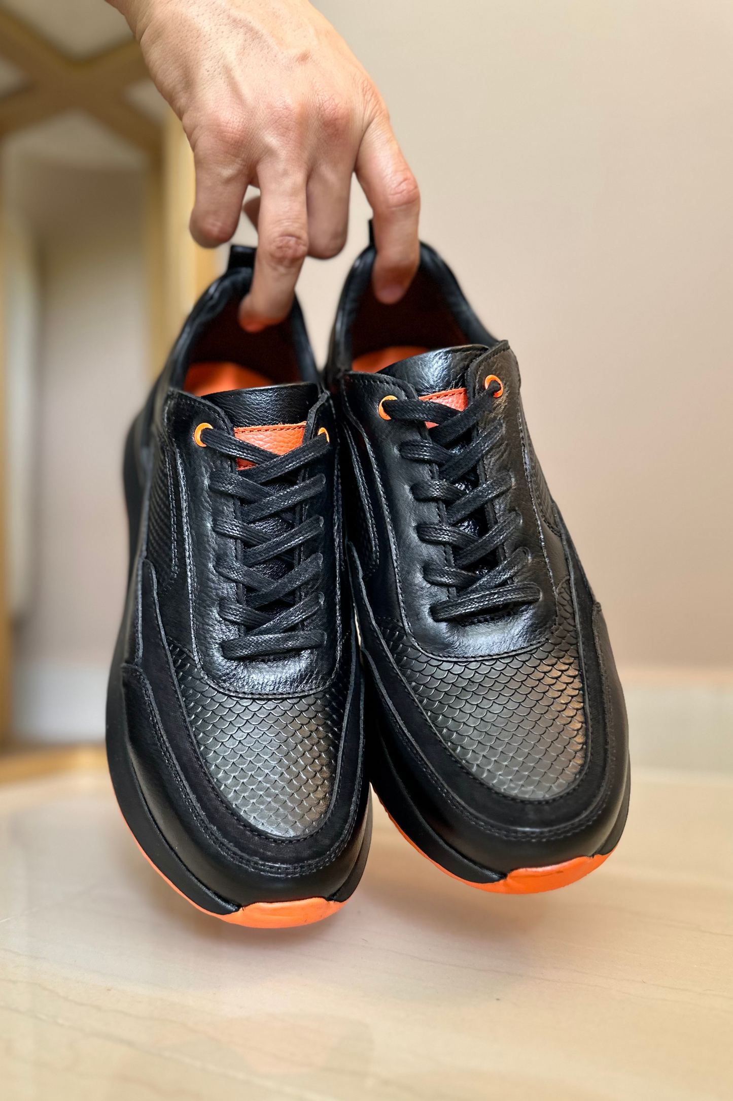 SNEAKER 2005 - EN CUERO - PARA HOMBRE - REF: SPN 3205