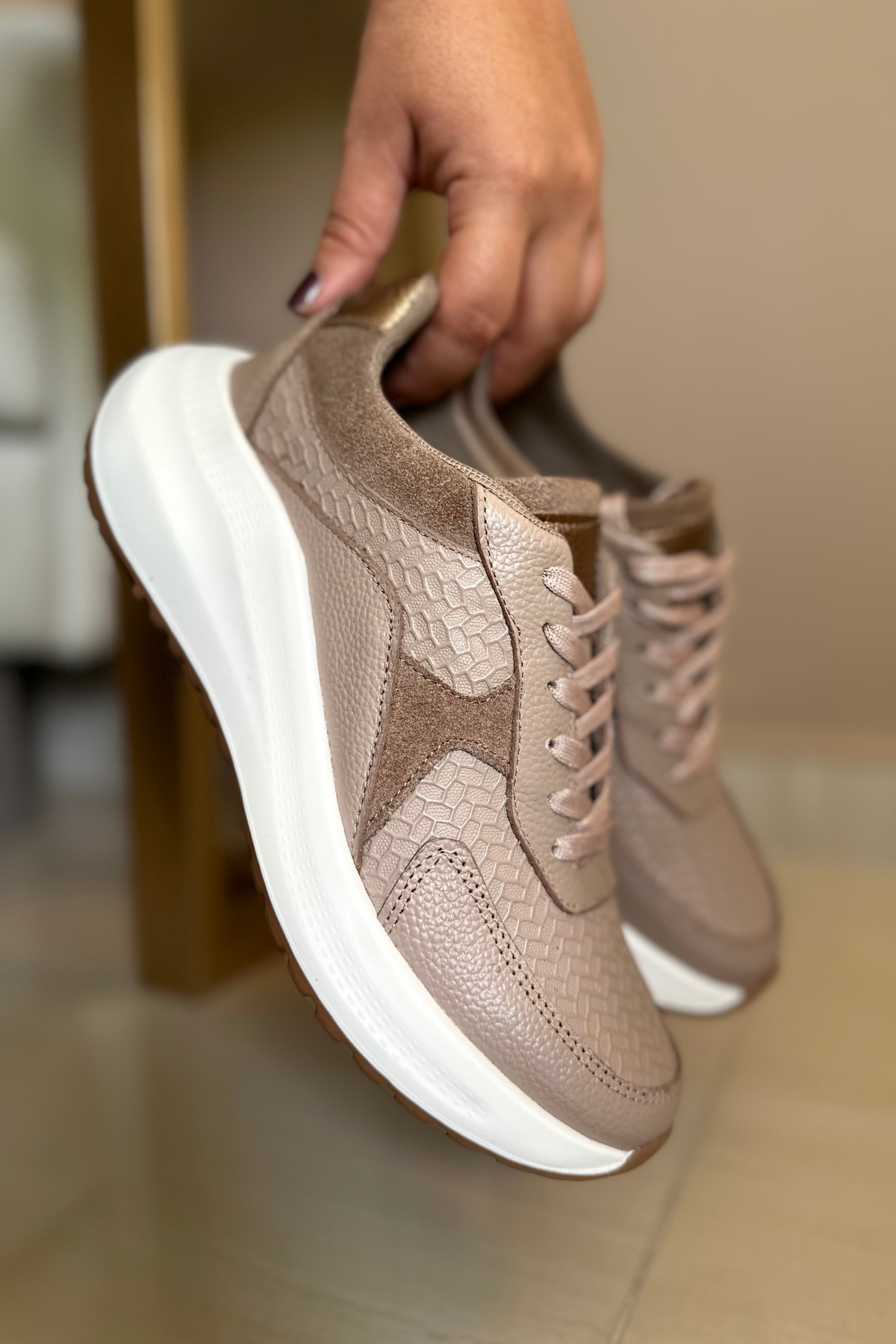 SNEAKER BUMBOL - EN CUERO - PARA DAMA