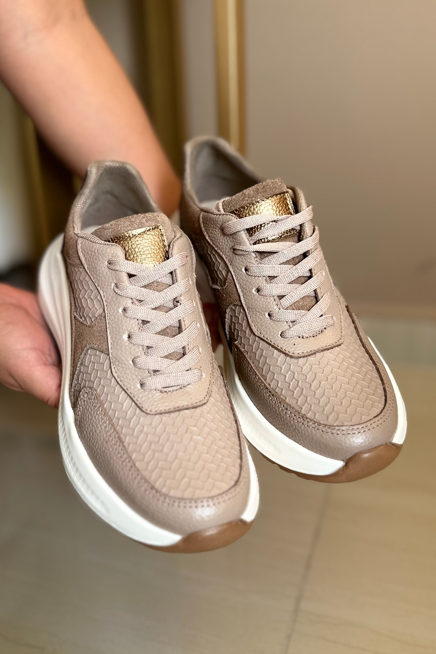SNEAKER BUMBOL - EN CUERO - PARA DAMA