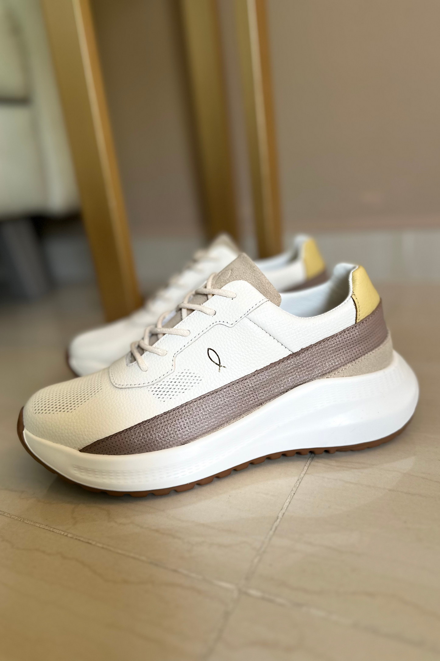SNEAKER DARA - EN CUERO - PARA DAMA
