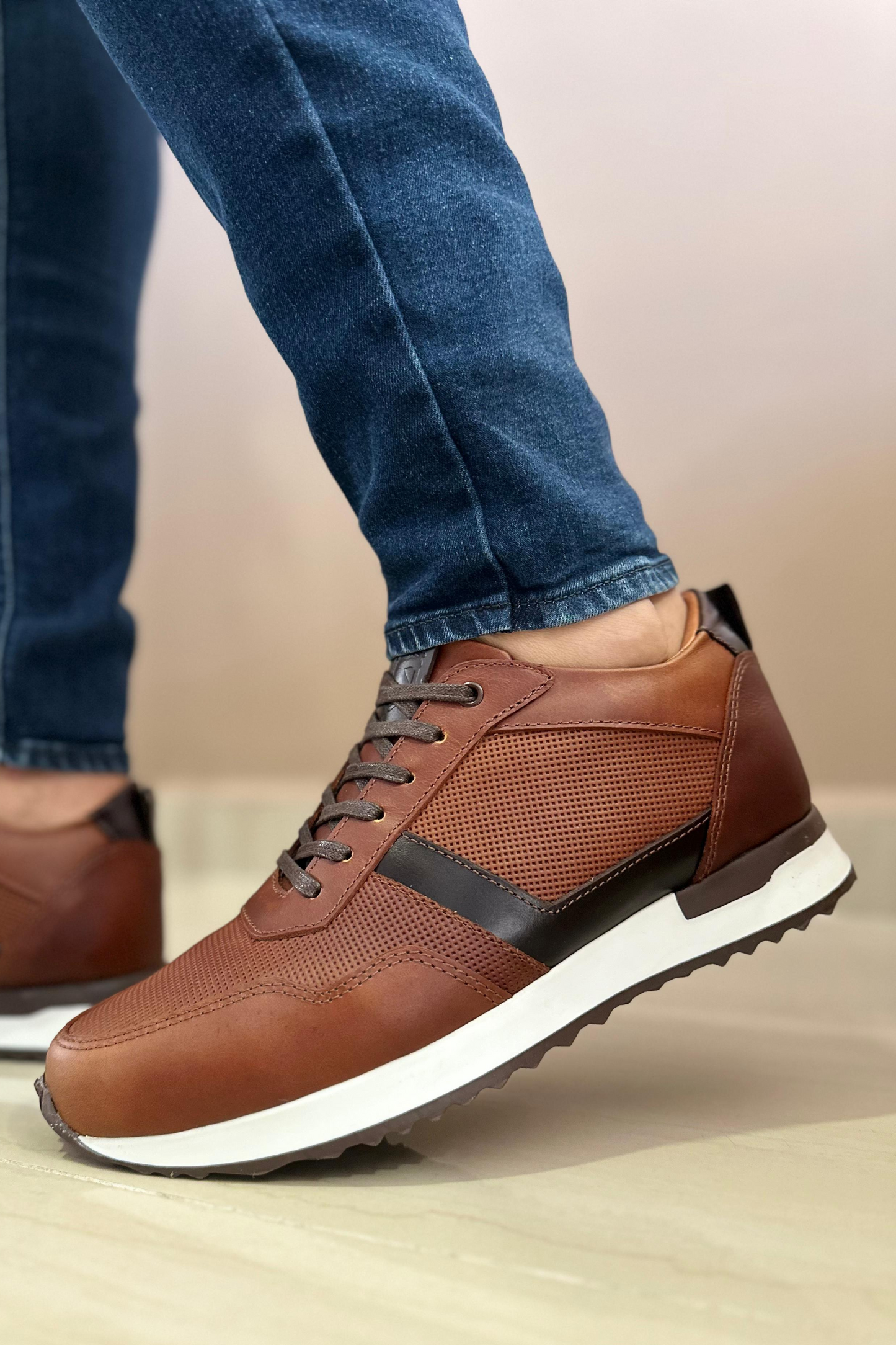 SNEAKER QUIRK - EN CUERO - PARA HOMBRE - REF: B44