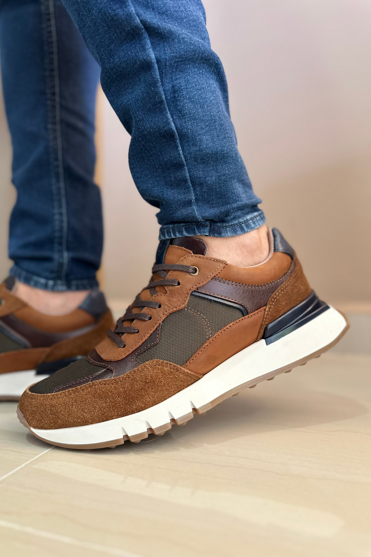 SNEAKER GIO - EN CUERO - PARA HOMBRE - REF: CLK 2123
