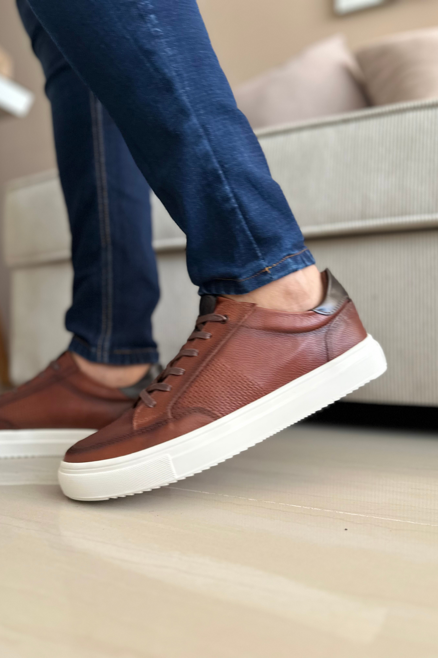 SNEAKERS MEW - PARA HOMBRE - EN CUERO - REF: 575