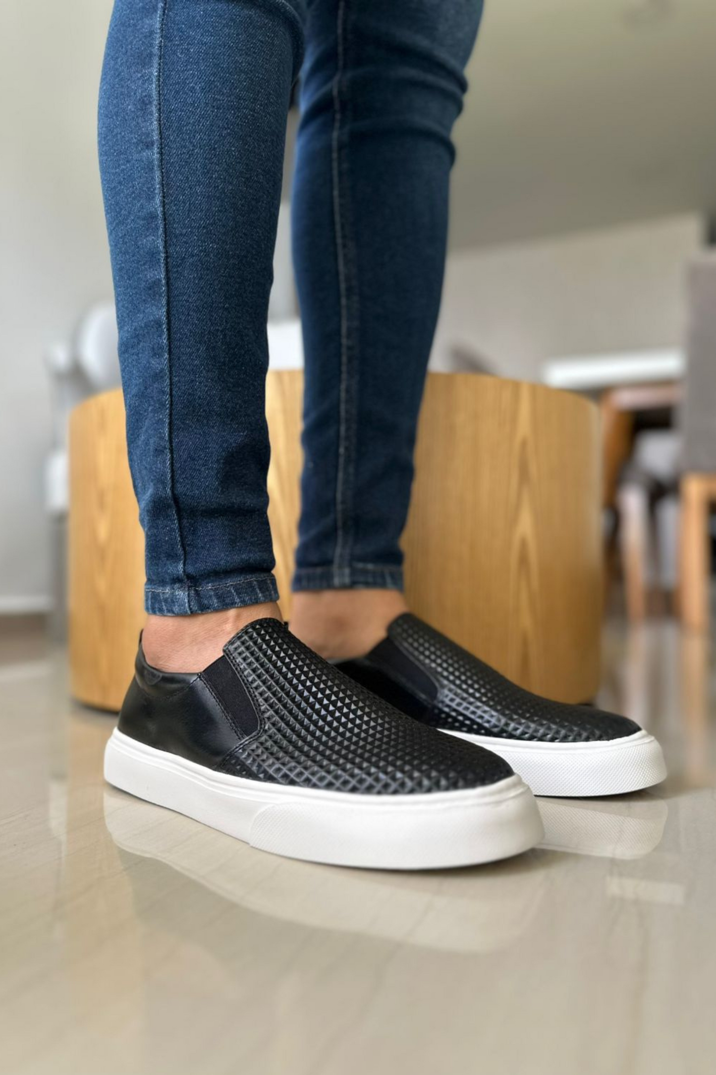 SNEAKER TEKNO - EN CUERO - PARA HOMBRE - REF: 604