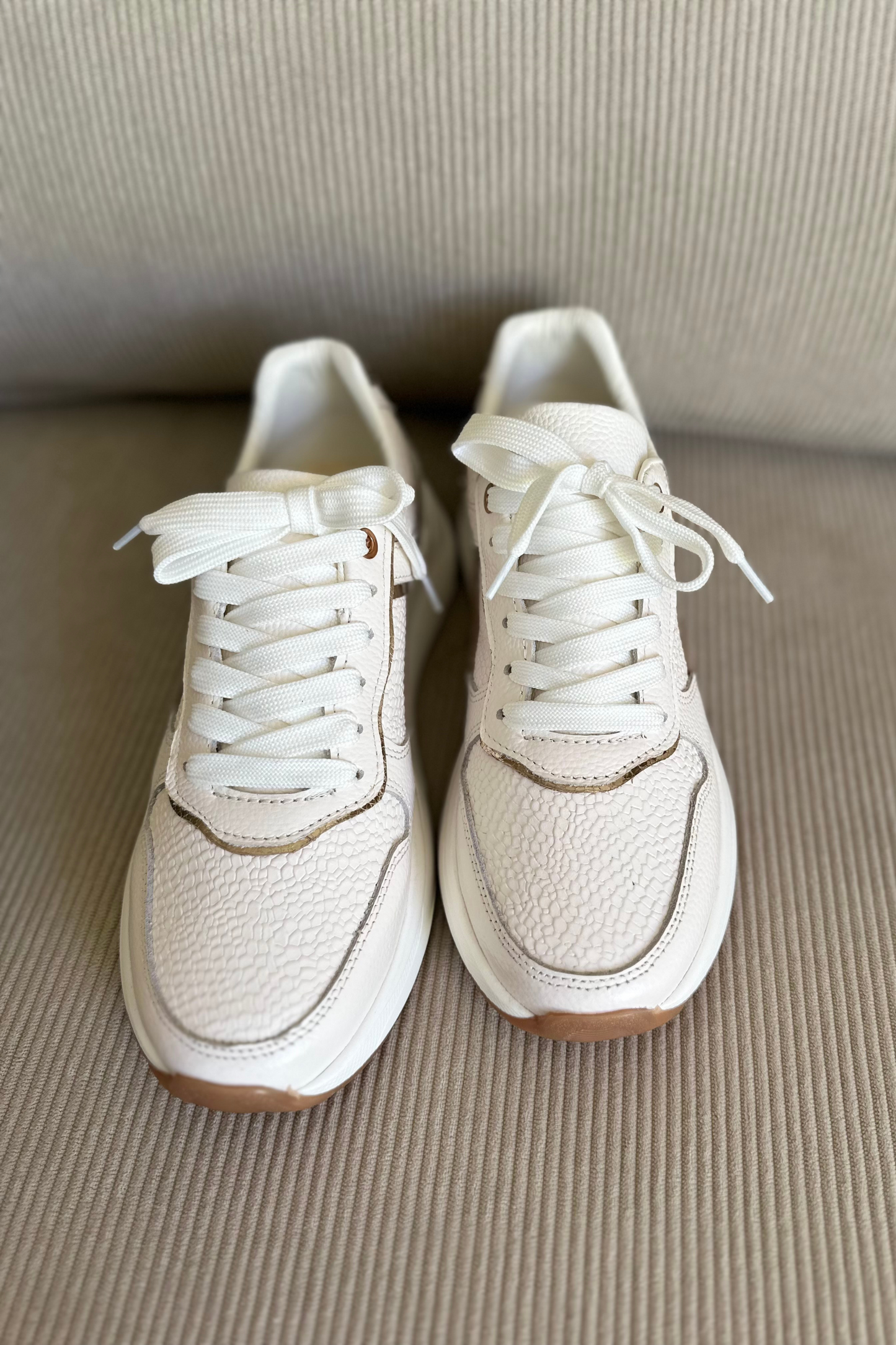 SNEAKER JULY - EN CUERO - PARA DAMA