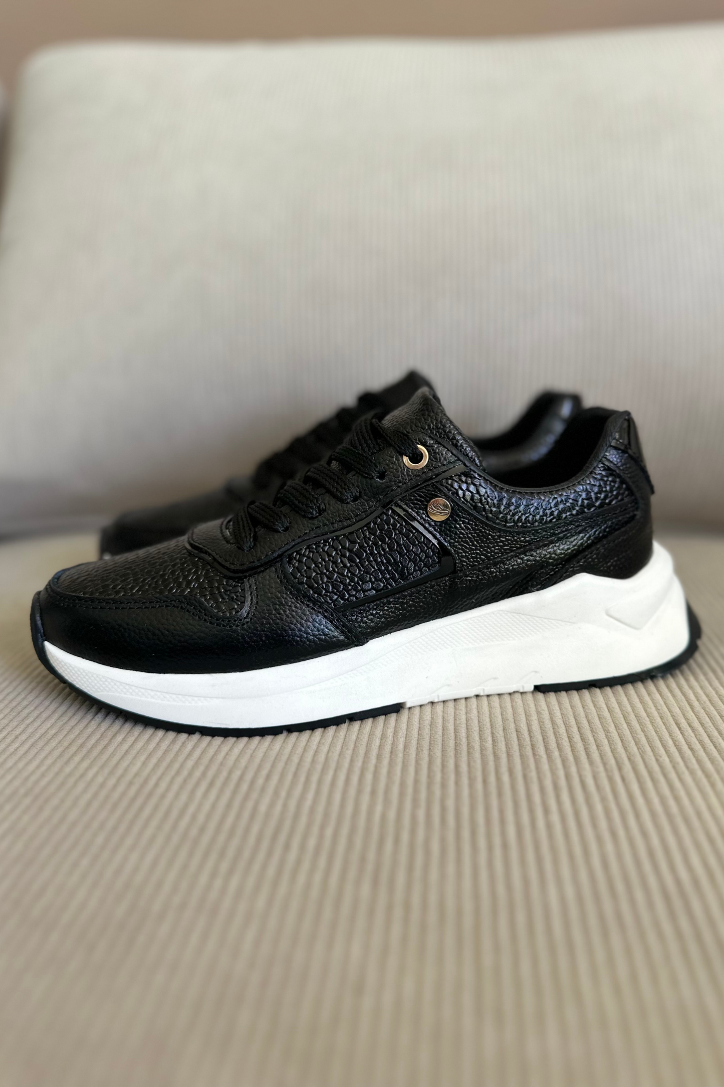 SNEAKER JULY - EN CUERO - PARA DAMA