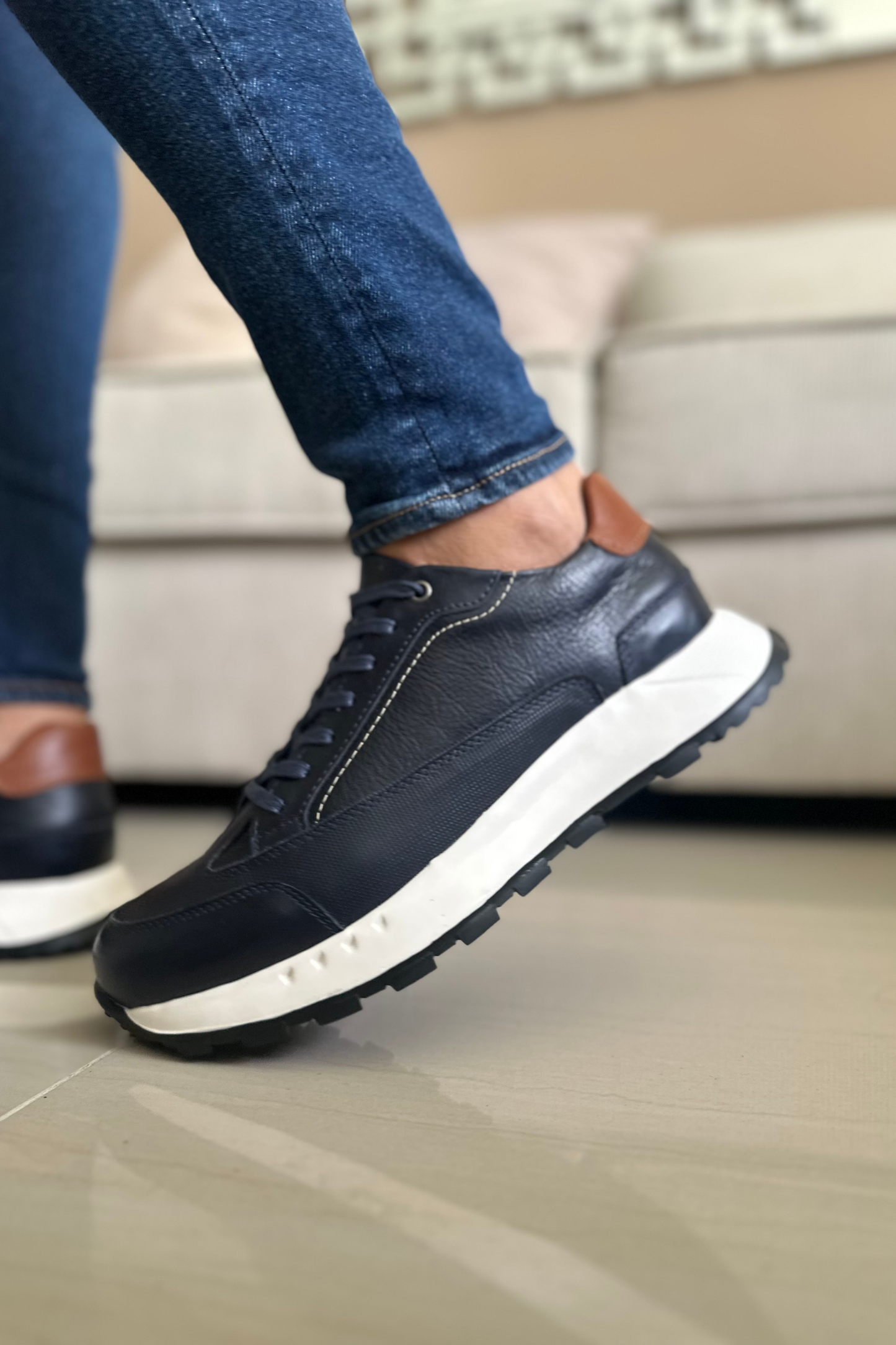 SNEAKERS TRAPINCH - PARA HOMBRE - EN CUERO