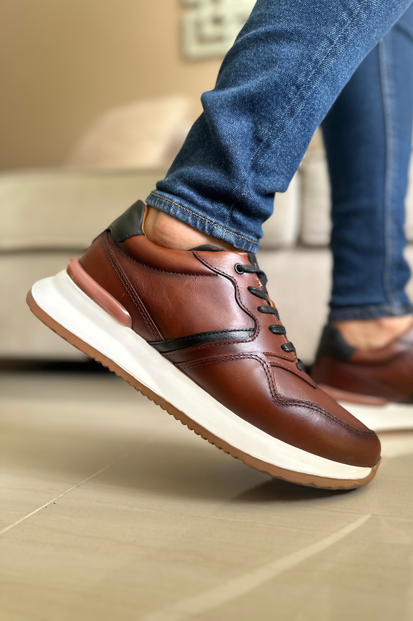 SNEAKER VIVOK - PARA HOMBRE - EN CUERO REF: D19