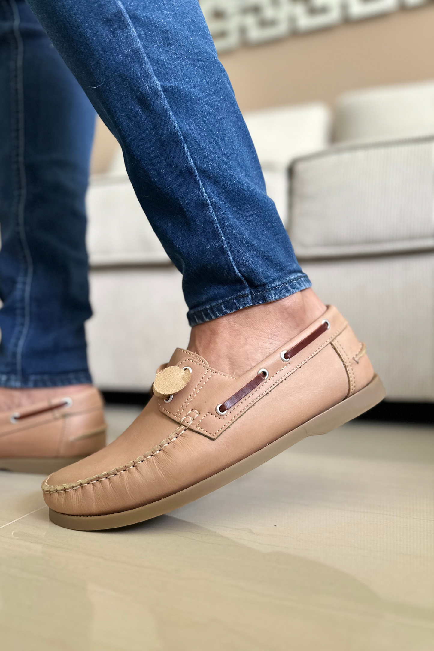 APACHES FRONT CUERO REF: 731