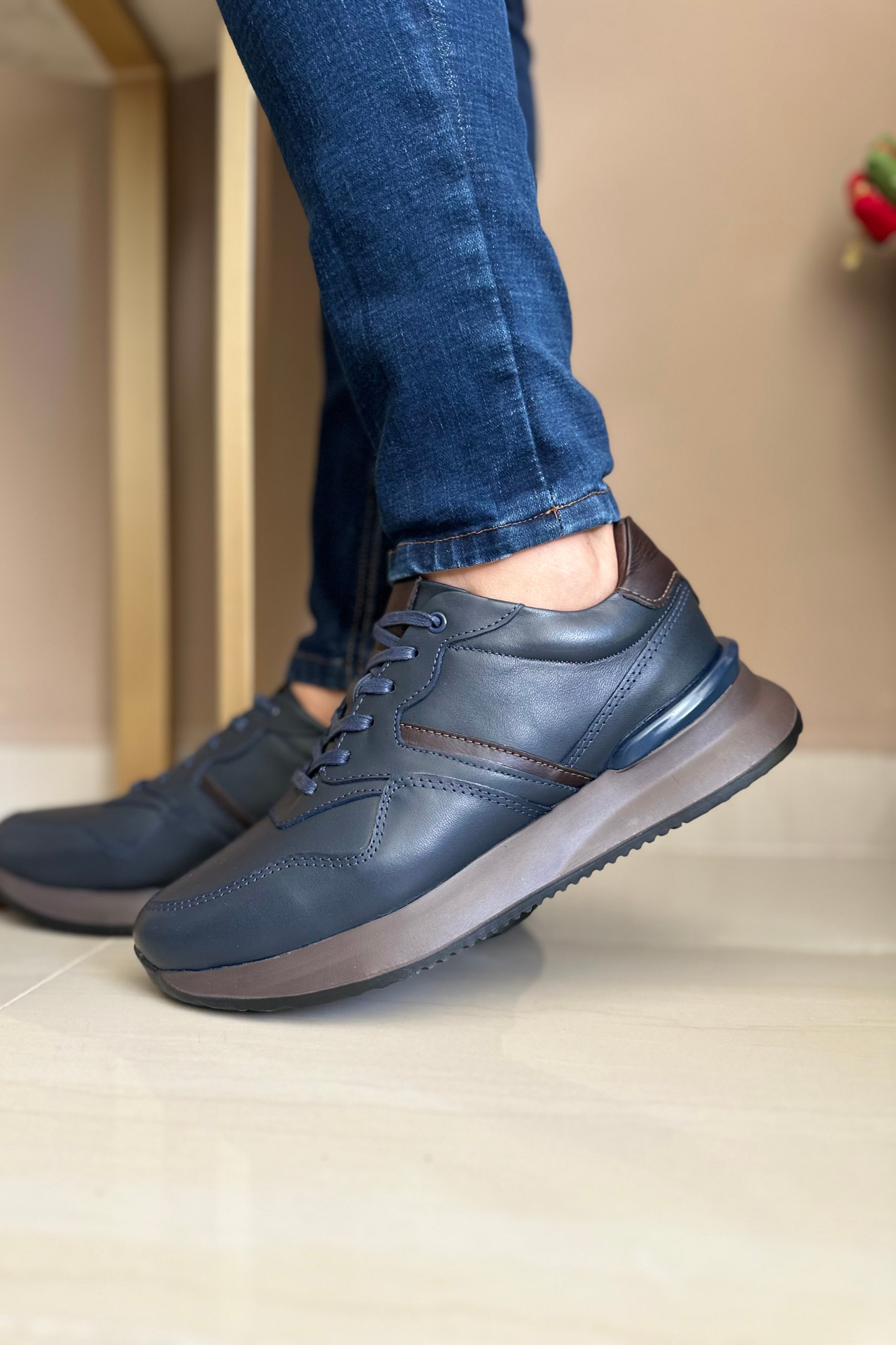 SNEAKER VIVOK - PARA HOMBRE - EN CUERO REF: D19
