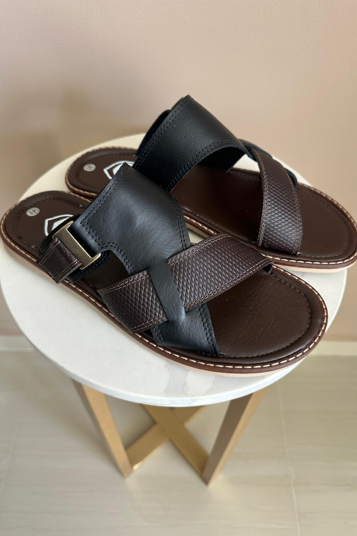 SANDALIA SHELL - EN CUERO - REF: 025