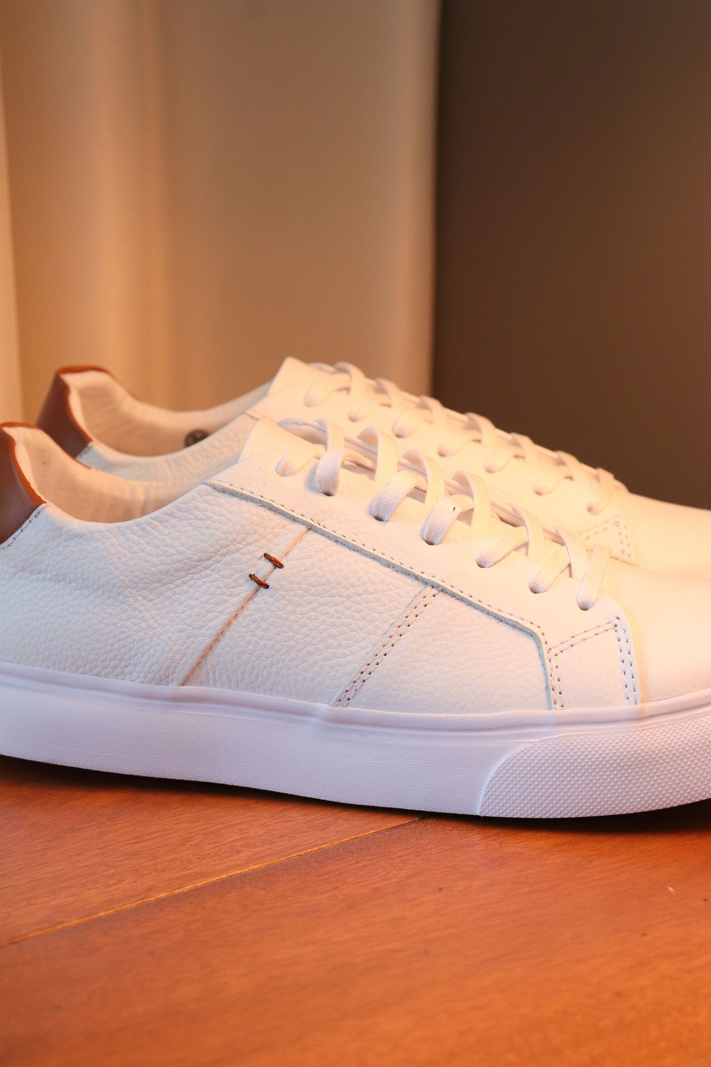 SNEAKERS ELBRUS-CUERO BLANCO X MIEL - REF: ANT 573