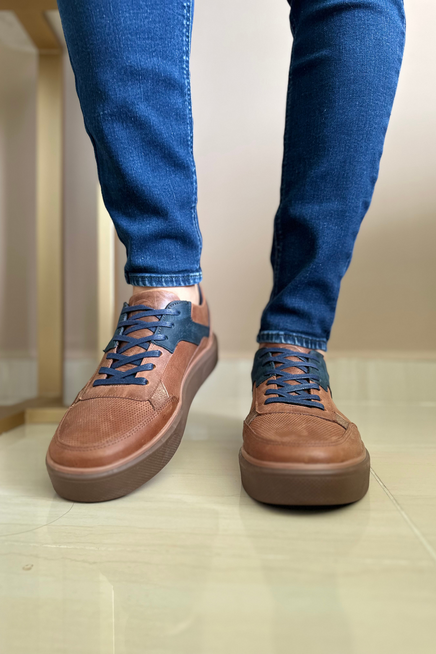 SNEAKER ÁLABA - EN CUERO - PARA HOMBRE REF: 3218