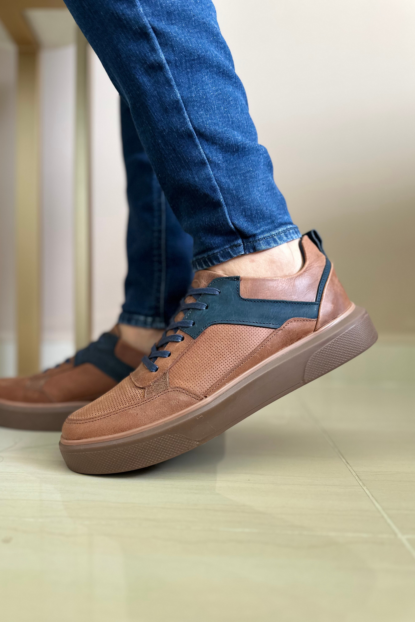 SNEAKER ÁLABA - EN CUERO - PARA HOMBRE REF: 3218