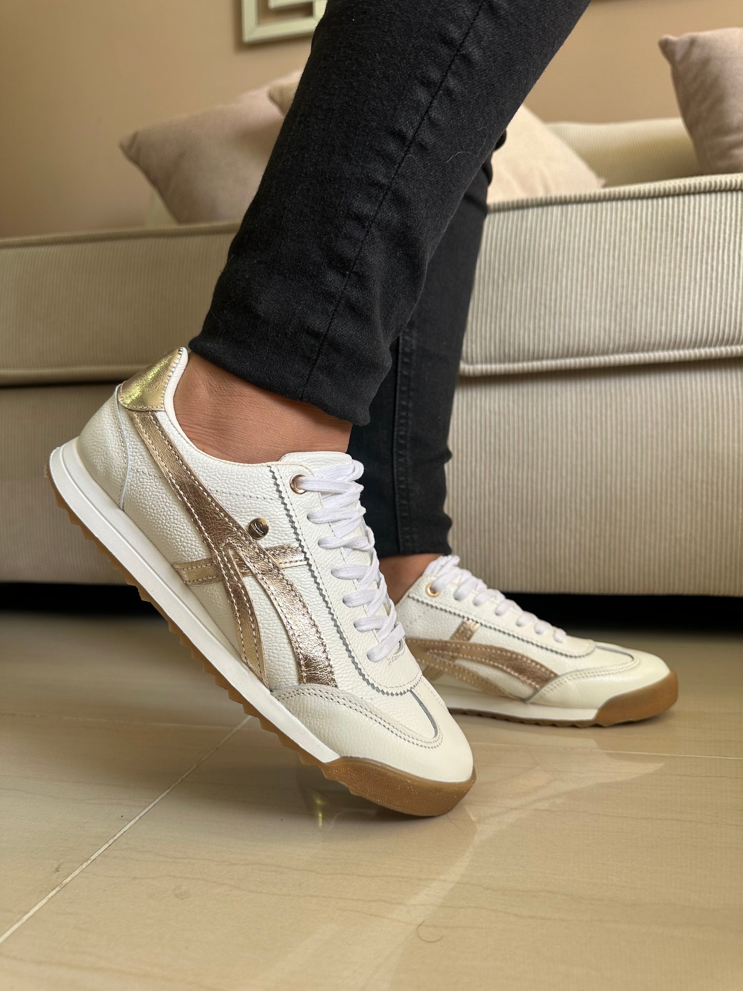 SNEAKER CHIKA - EN CUERO - PARA DAMA - REF: TIGER TALCO