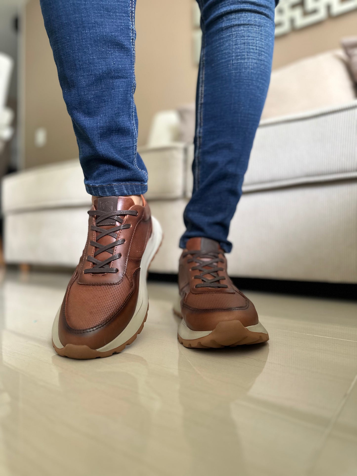 SNEAKERS TYU-CUERO REF:T26 HOJA SECA