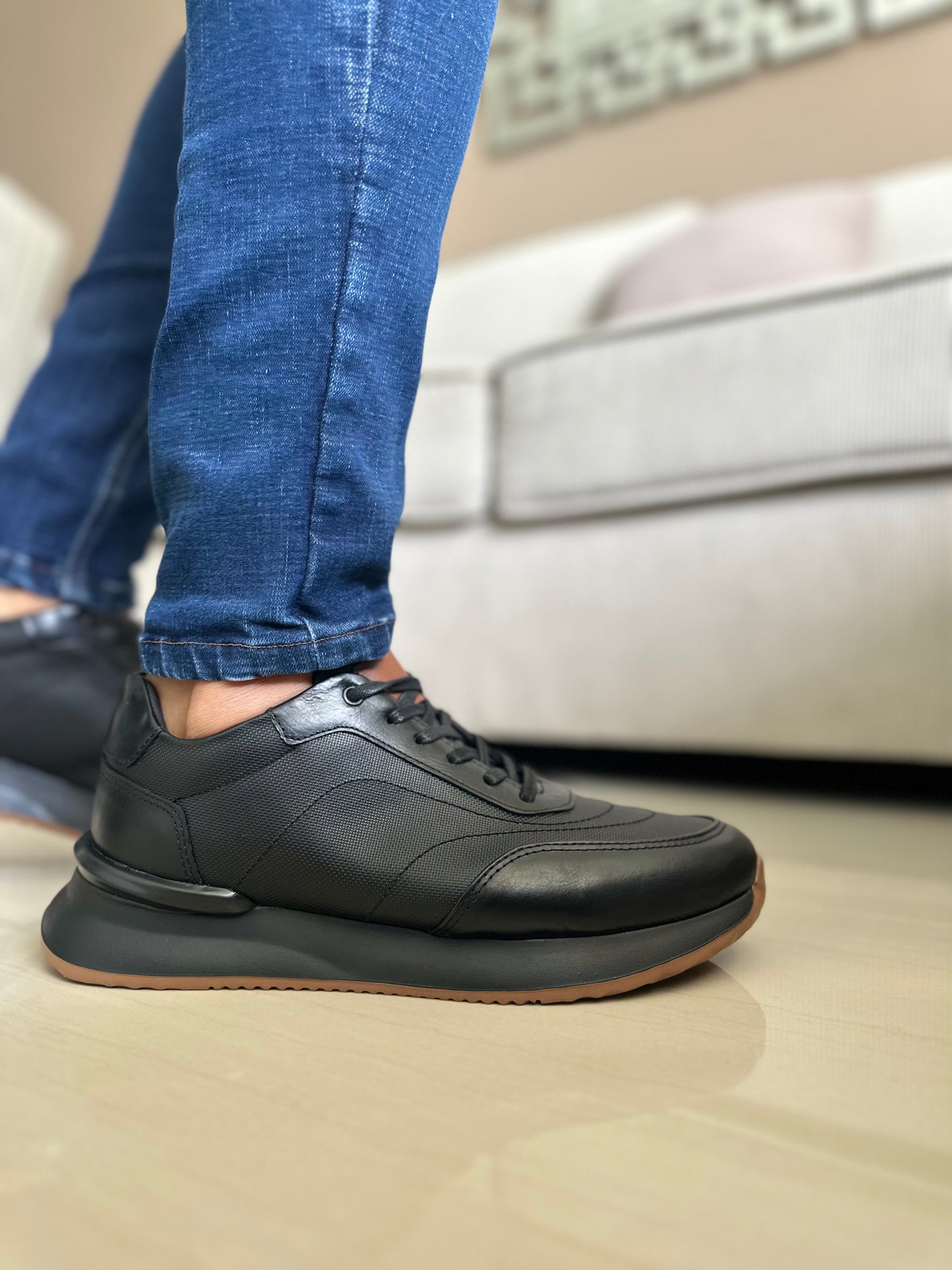 SNEAKERS NACAR-CUERO NEGRO REF:T-07
