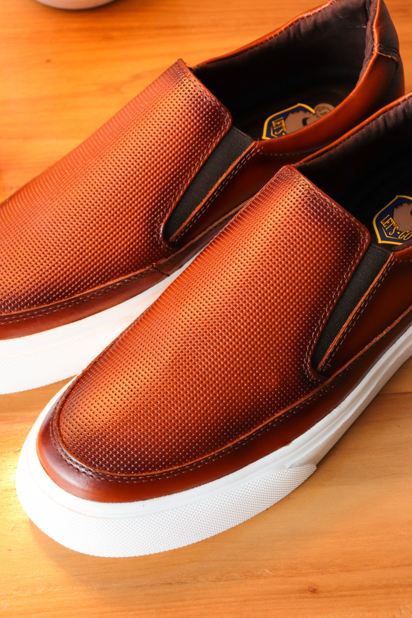 SNEAKER YIRE - EN CUERO - PARA HOMBRE - REF: 615