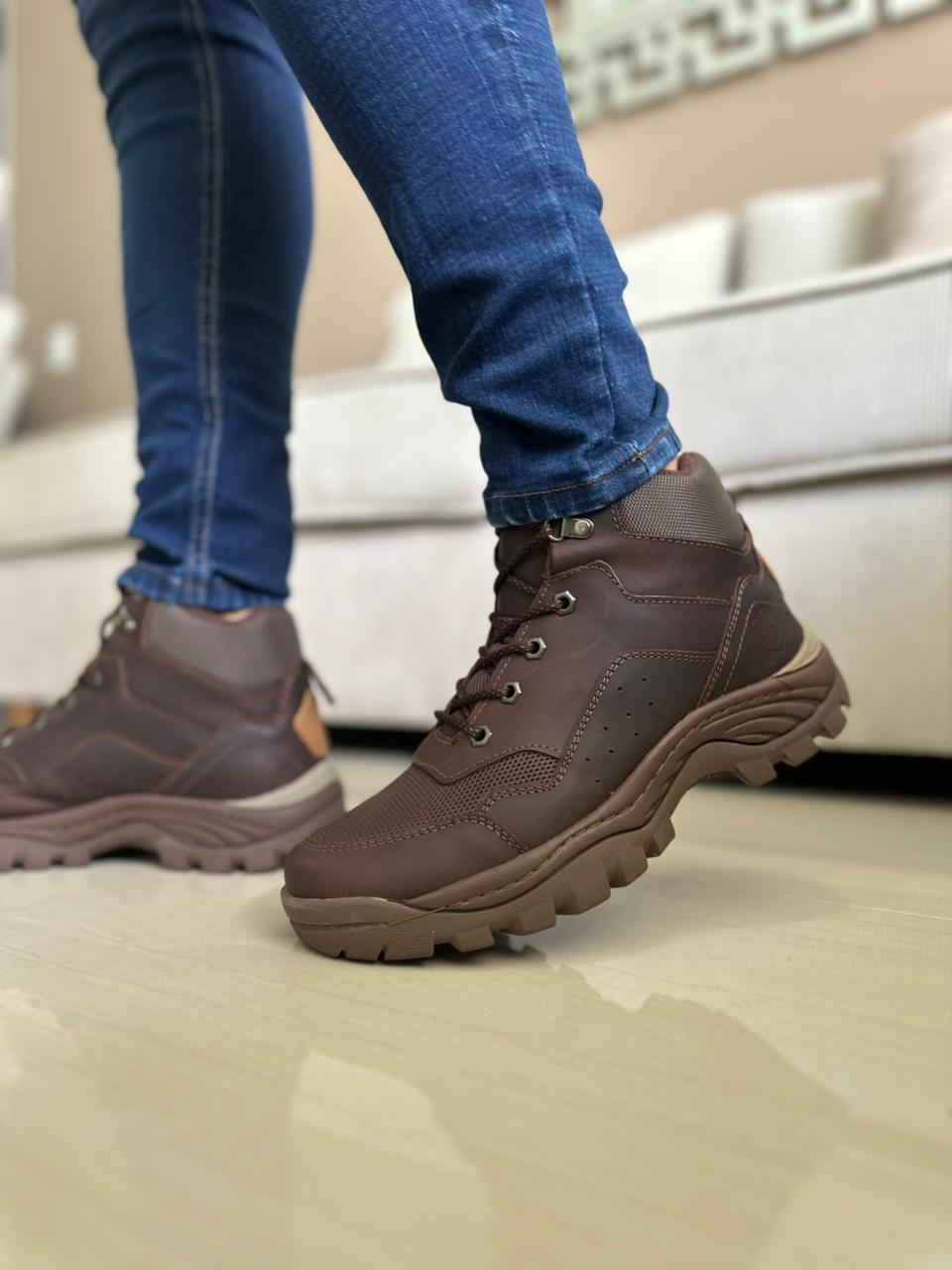 BOTAS CUERO - PARA HOMBRE REF 3114