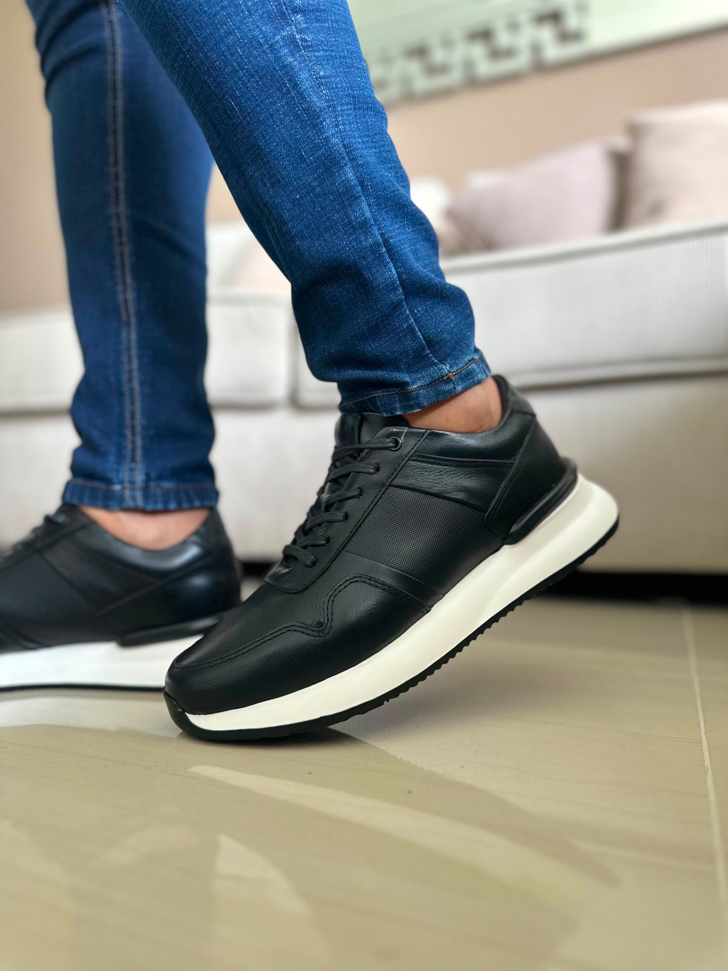 SNEAKERS MOU -CUERO REF: