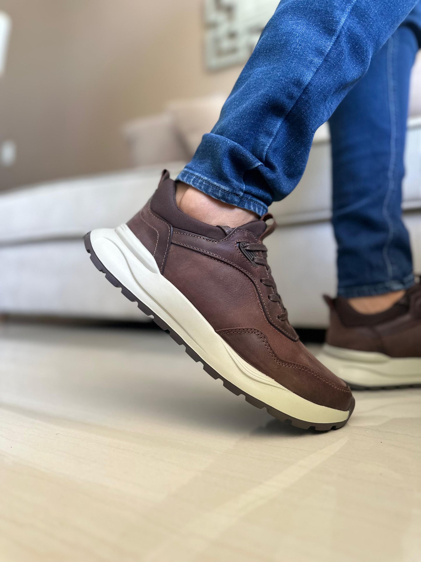 SNEAKERS BIN -CUERO REF: 3308 CAFE