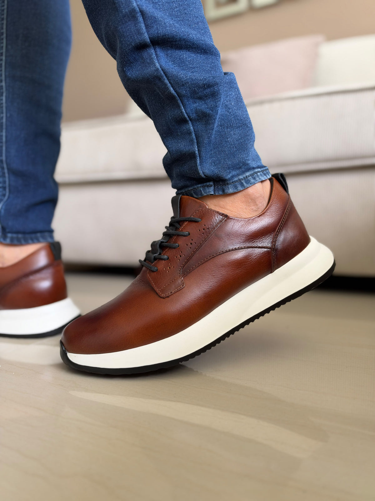 SNEAKERS TOPAXI- CUERO CONAC   REF:3383