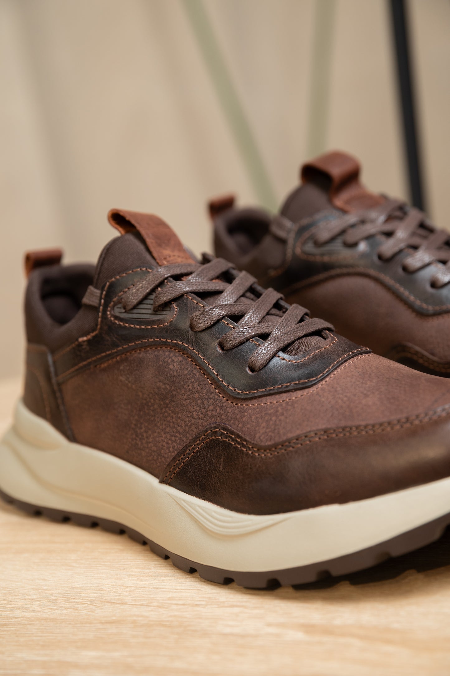 SNEAKERS BIN -CUERO REF: 3308 CAFE