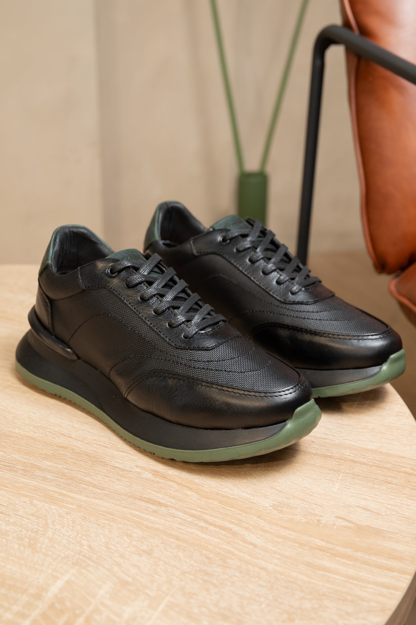 SNEAKERS  SAJAMA - PARA HOMBRE - EN CUEROREF:T-007