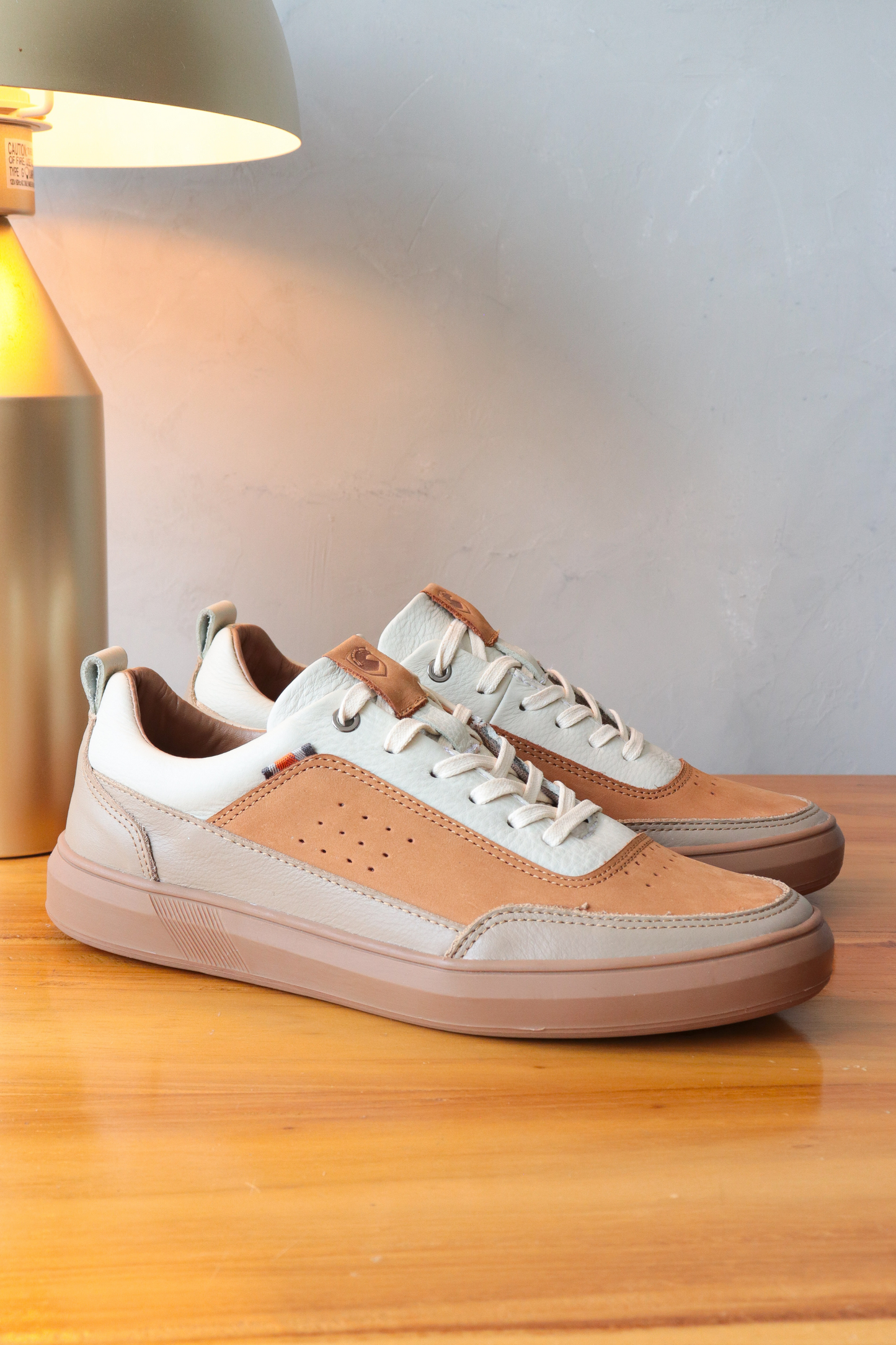 SNEAKER DRAMPA - EN CUERO - PARA HOMBRE - REF: CLK 2142