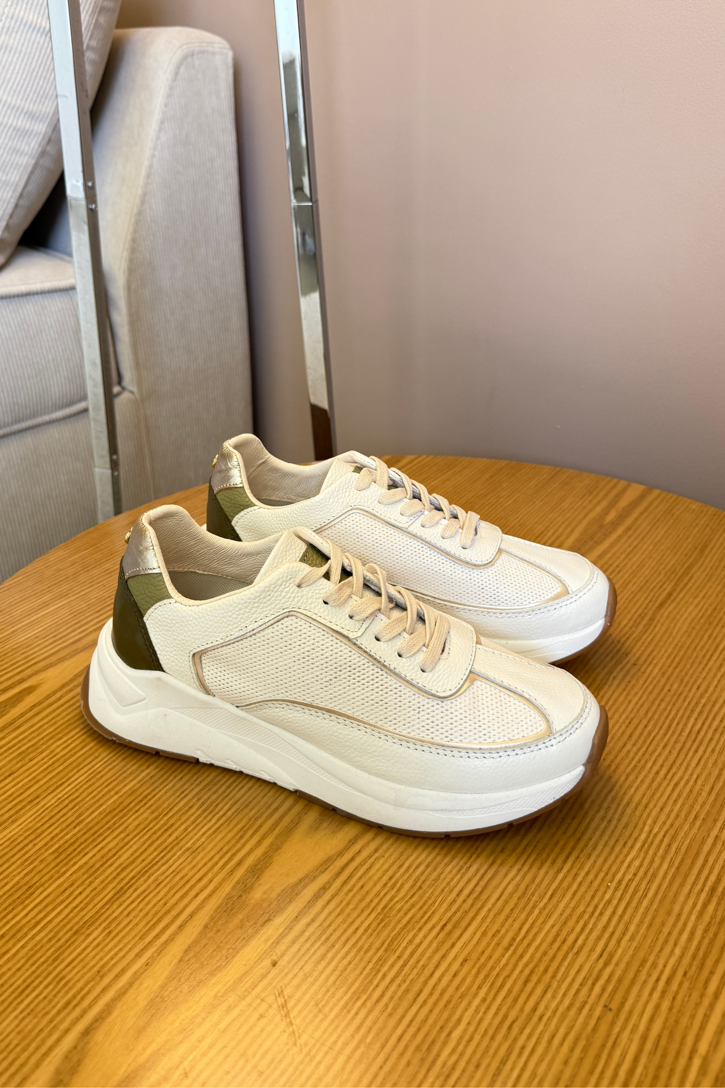 SNEAKER MOLLY - EN CUERO - PARA DAMA