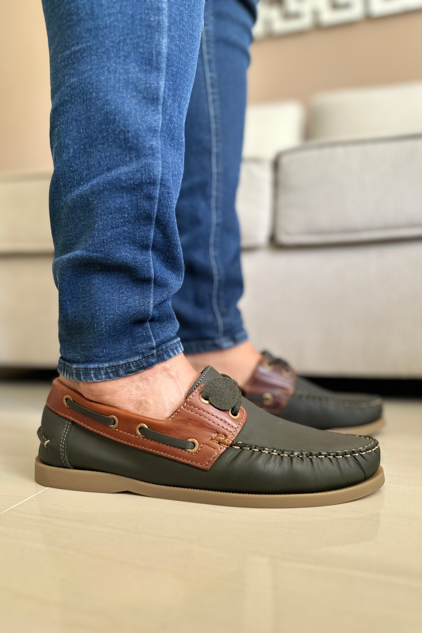 APACHES FRONT CUERO REF: 731