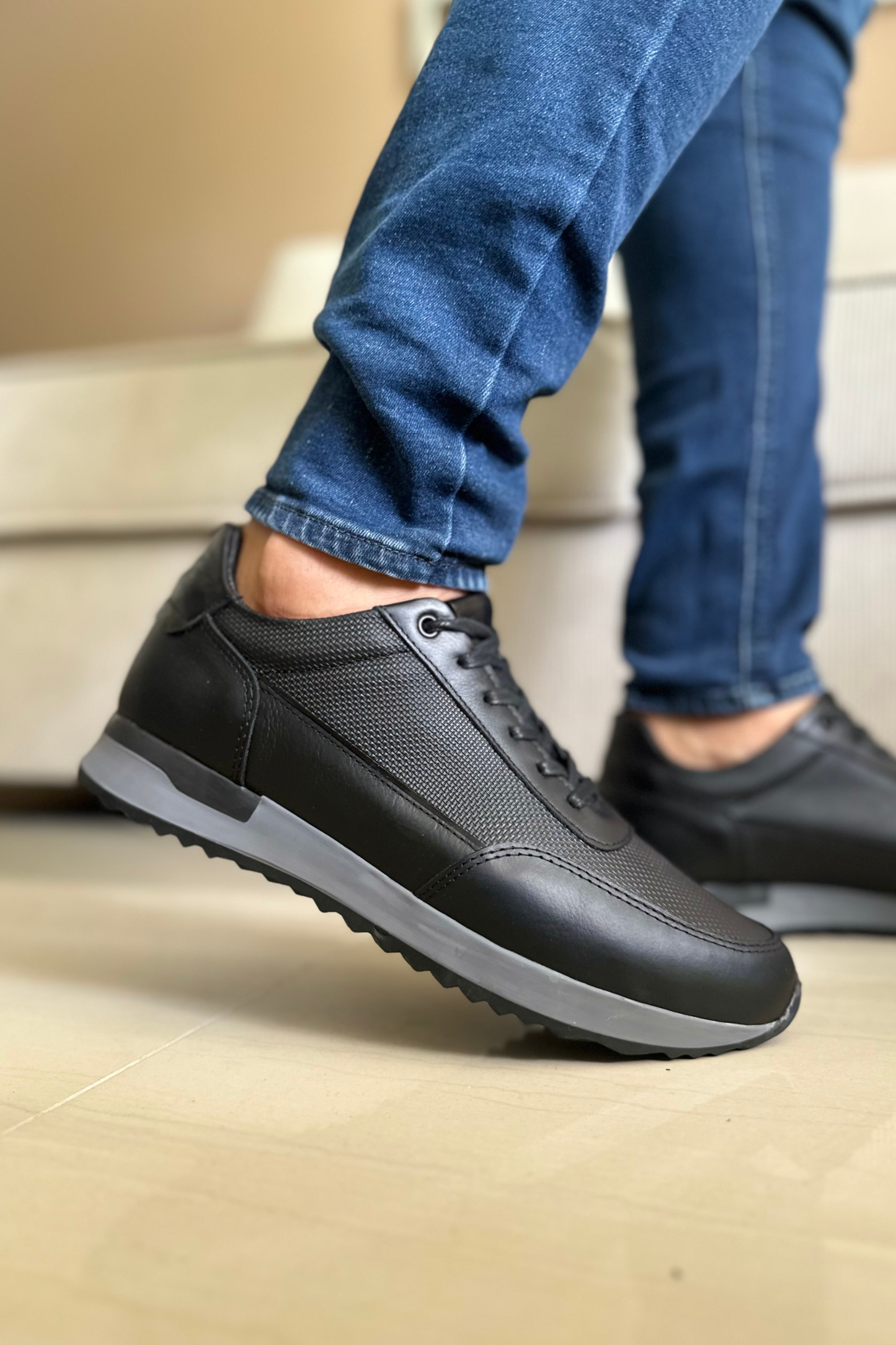 SNEAKER BUMBAII - EN CUERO - PARA HOMBRE - REF: ANT 431