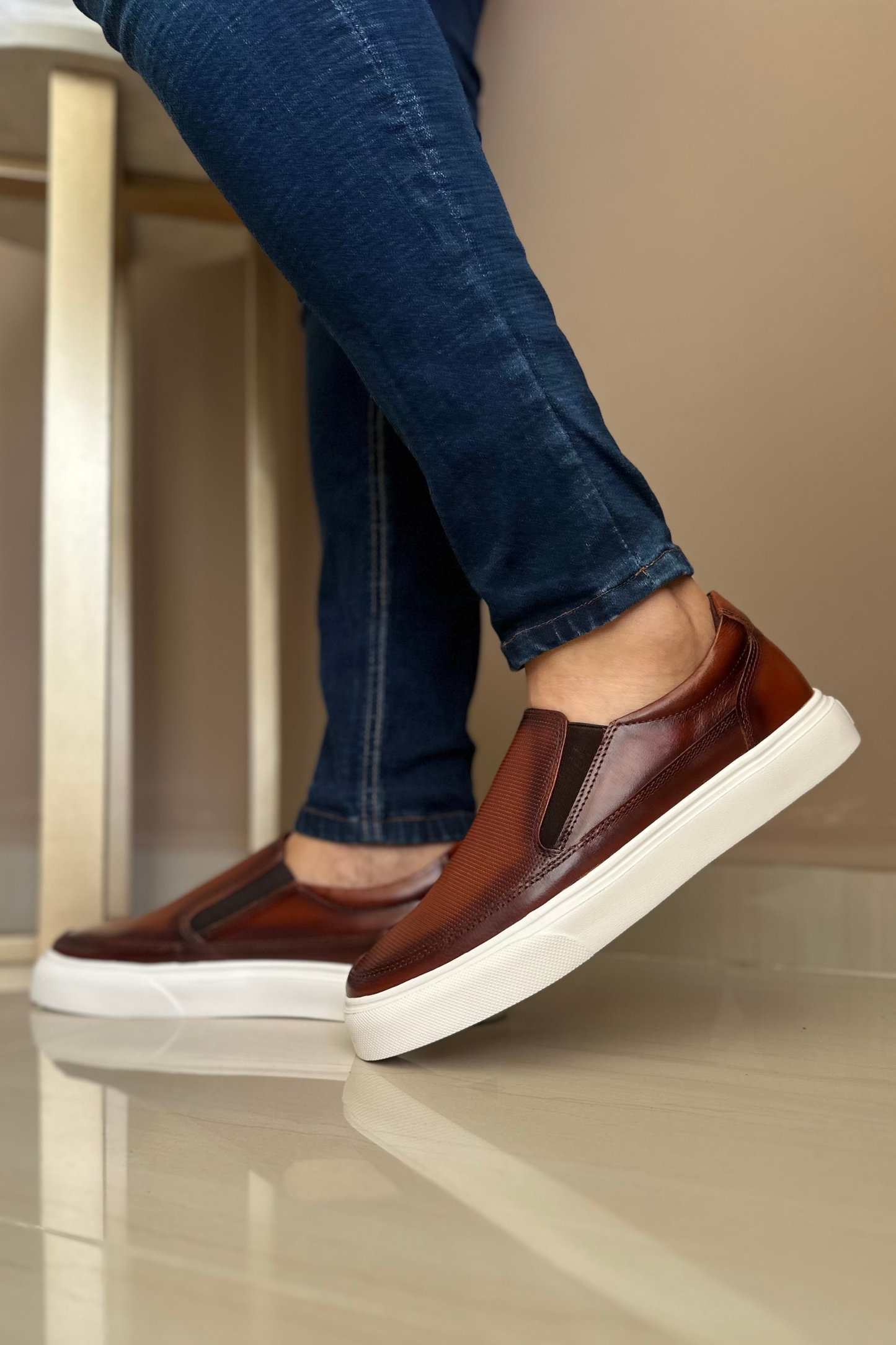 SNEAKER YIRE - EN CUERO - PARA HOMBRE - REF: 615