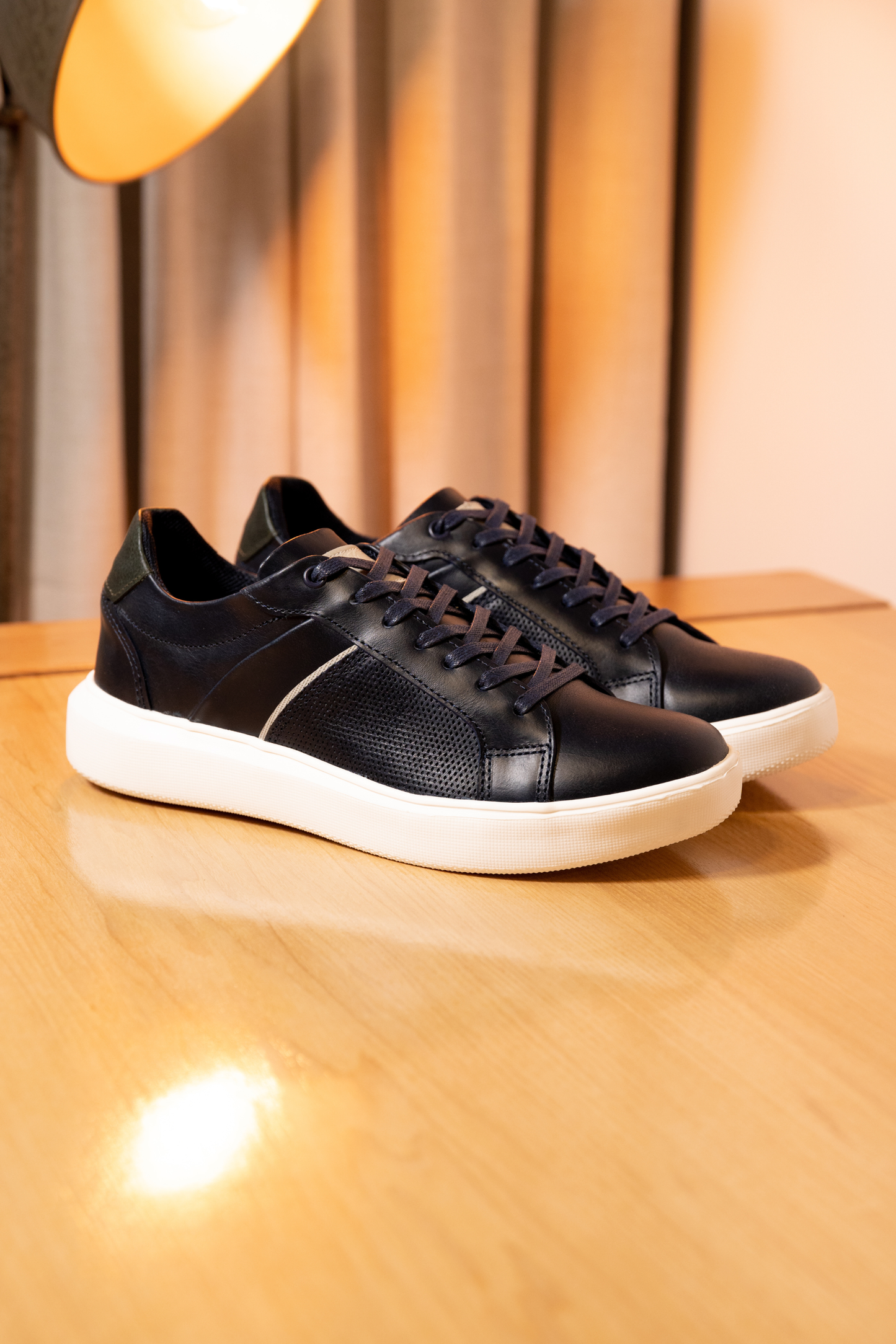 SNEAKER TOREC - EN CUERO - PARA HOMBRE - REF: SPN 3220