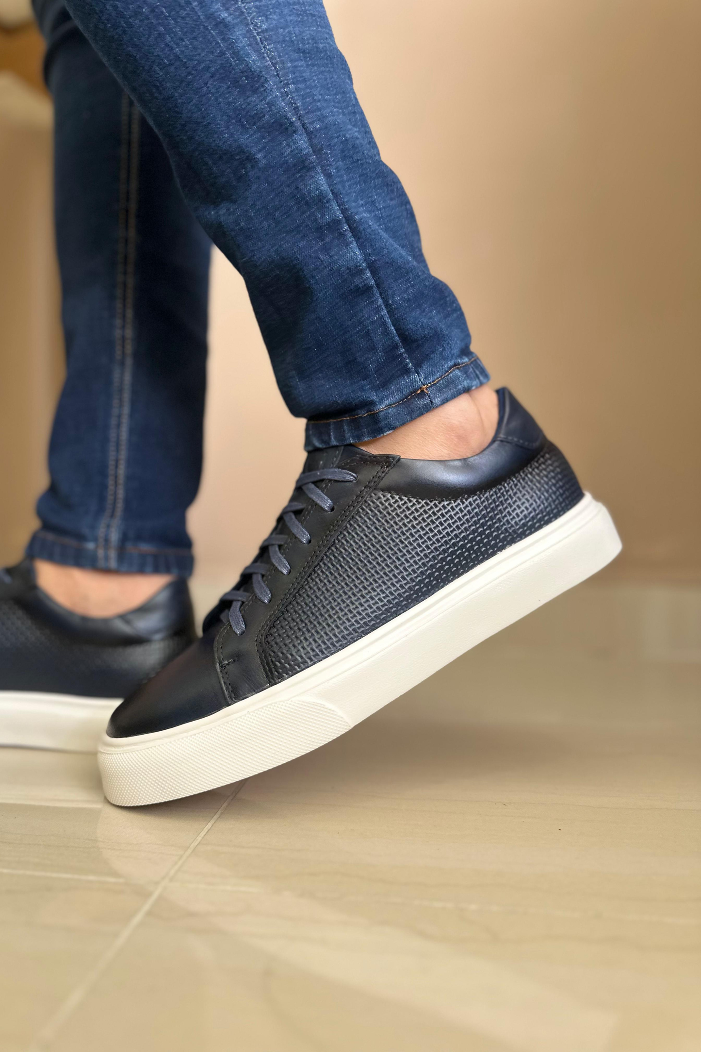 SNEAKER DOGGY - EN CUERO - PARA HOMBRE - REF: 602