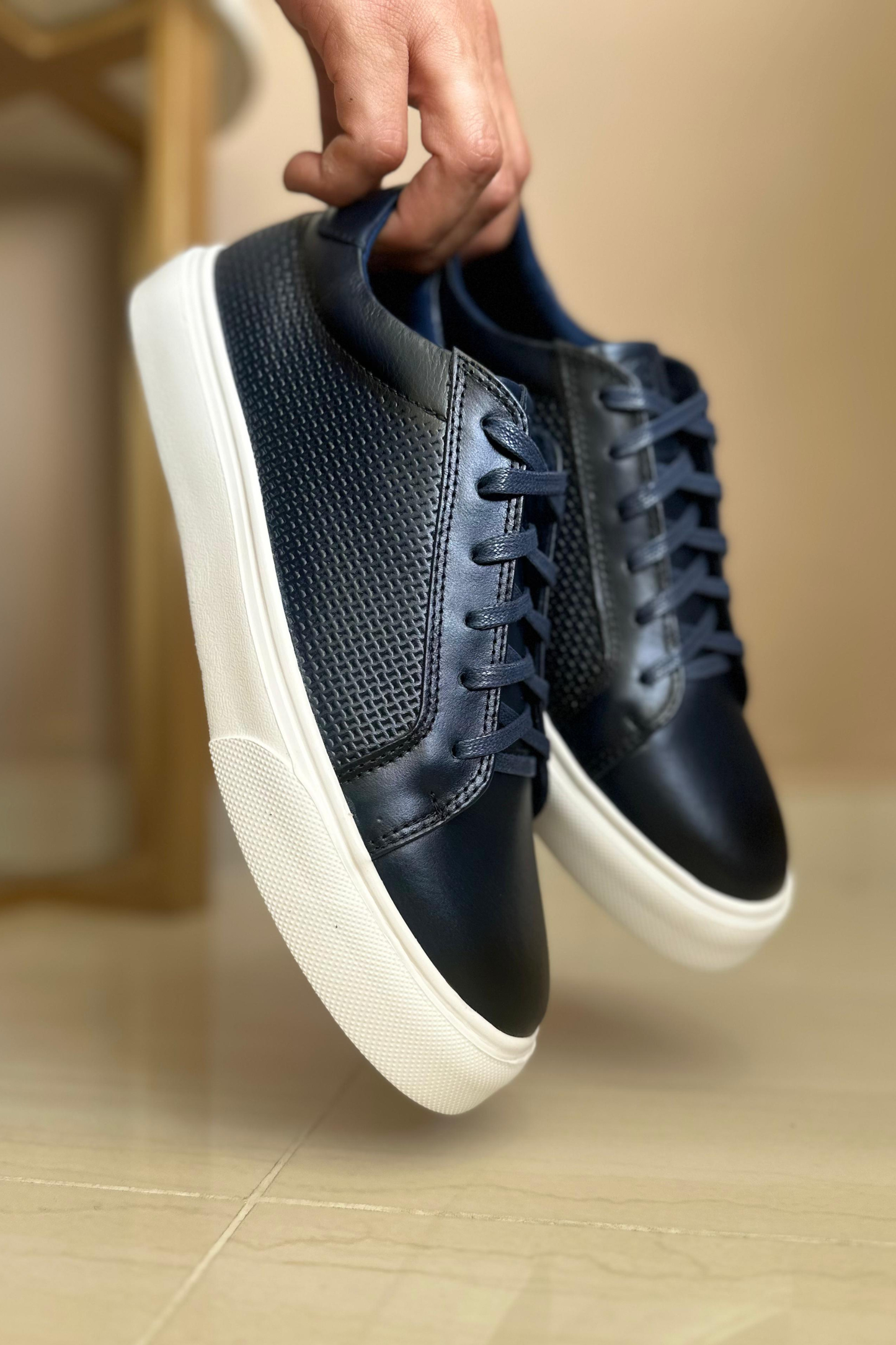 SNEAKER DOGGY - EN CUERO - PARA HOMBRE - REF: 602