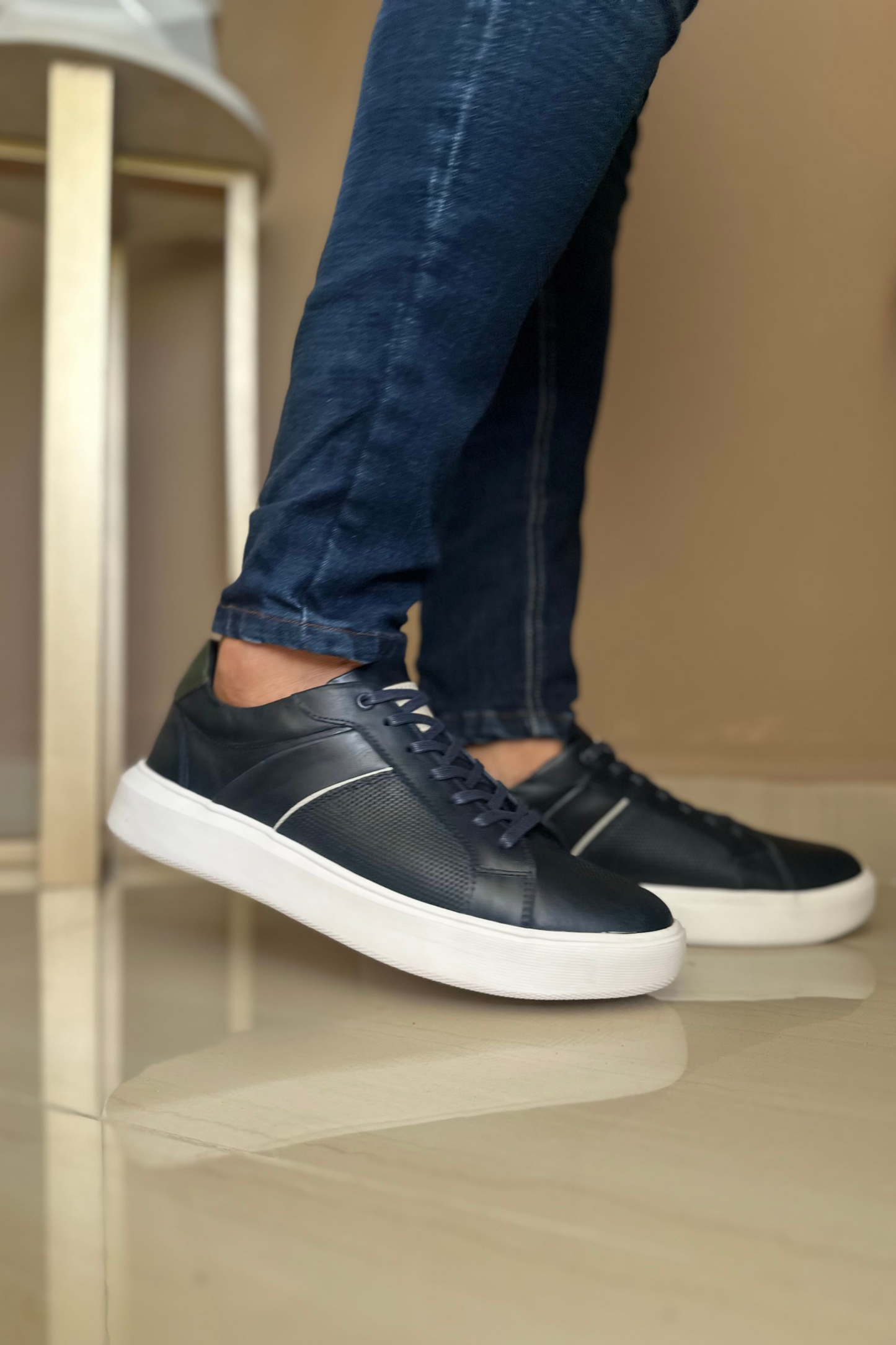 SNEAKER TOREC - EN CUERO - PARA HOMBRE - REF: SPN 3220