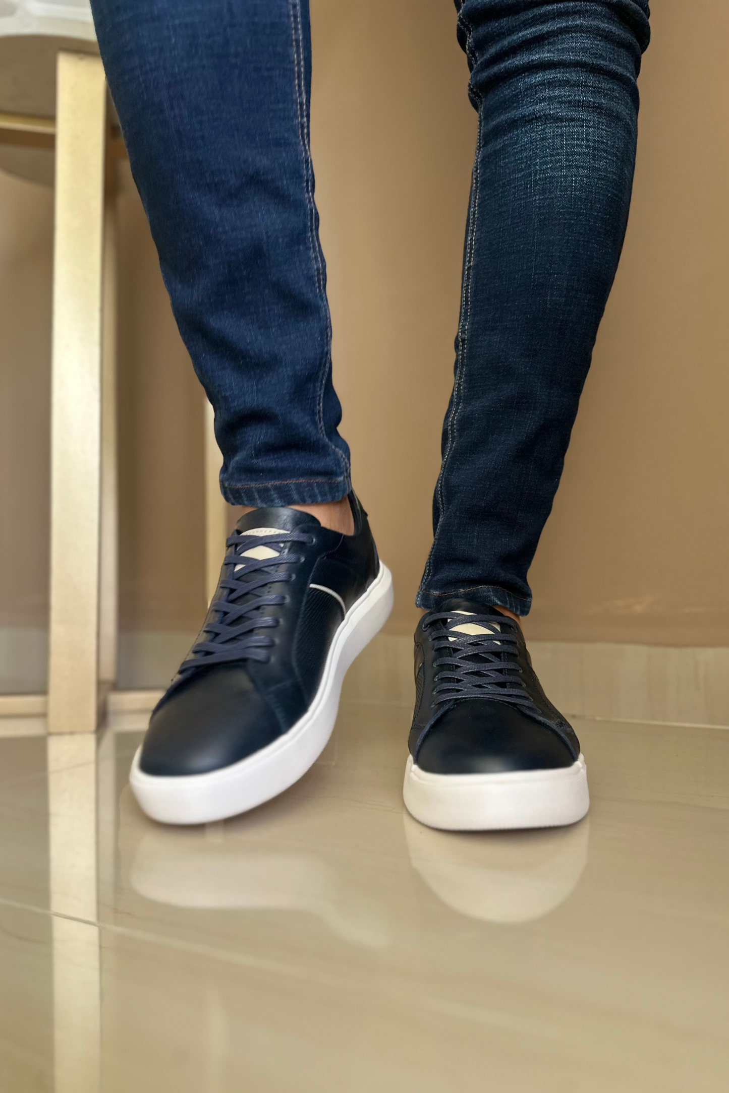 SNEAKER TOREC - EN CUERO - PARA HOMBRE - REF: SPN 3220