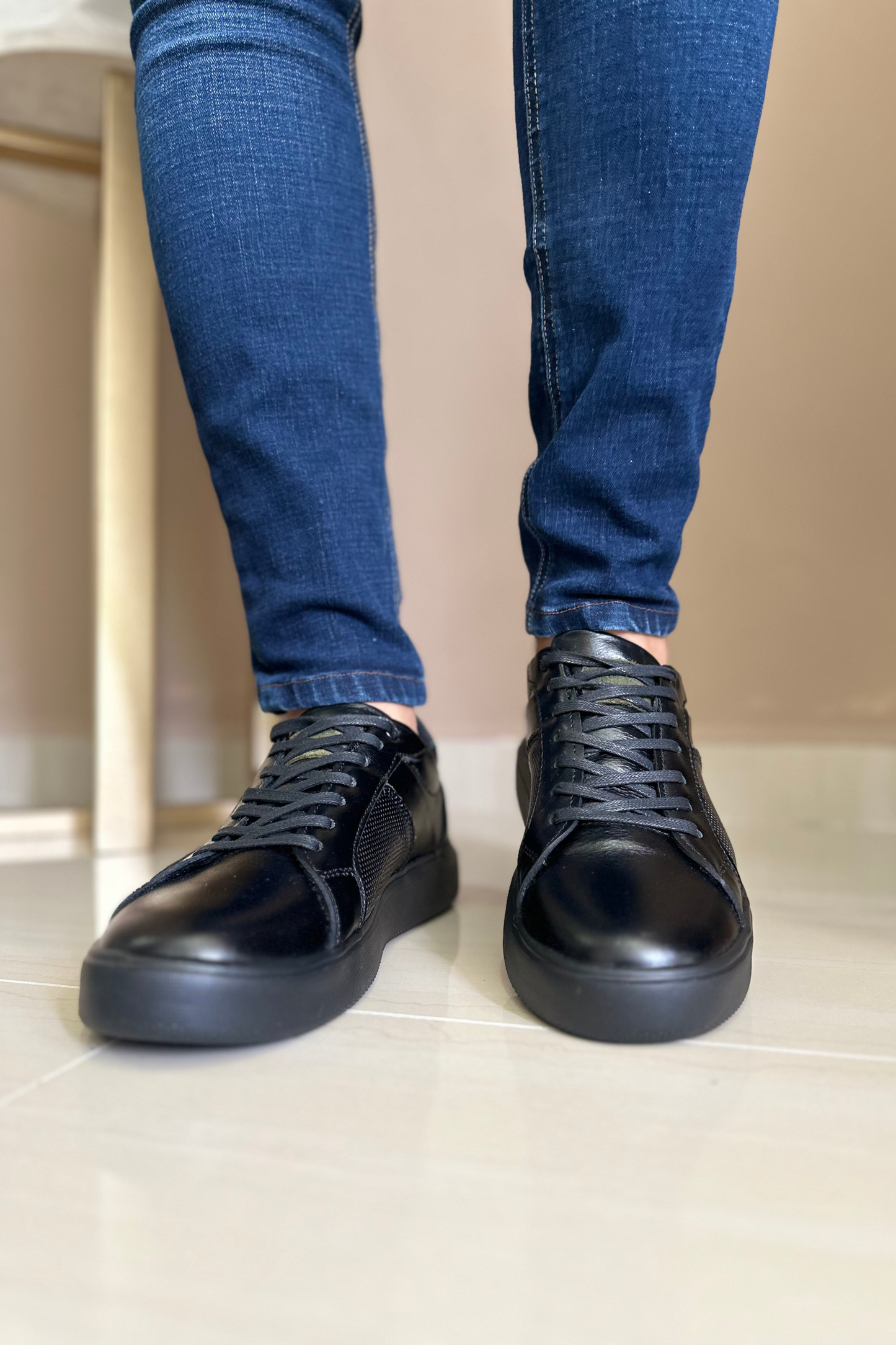 SNEAKER TOREC - EN CUERO - PARA HOMBRE - REF: SPN 3220
